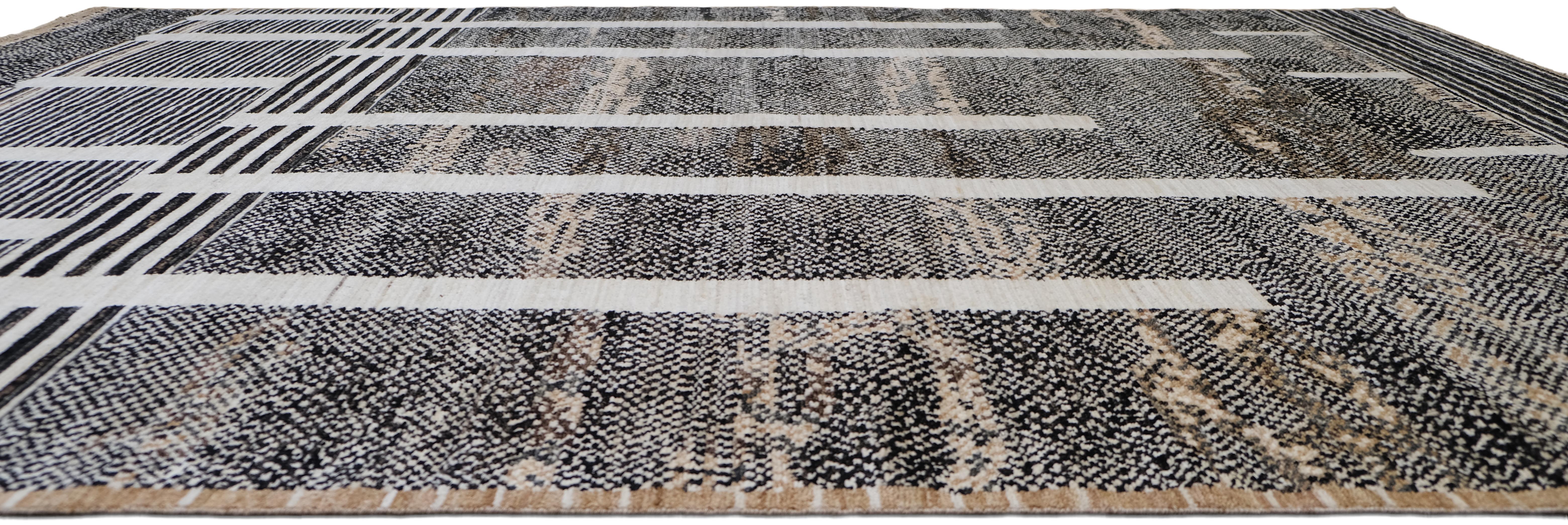 Pakistano Tappeto moderno in lana con disegno geometrico nero, marrone e avorio 8'6''x12' in vendita