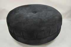 Ottoman moderne noir boutonné 38" Round Ottoman w/ Silver Bun Feet by Carter