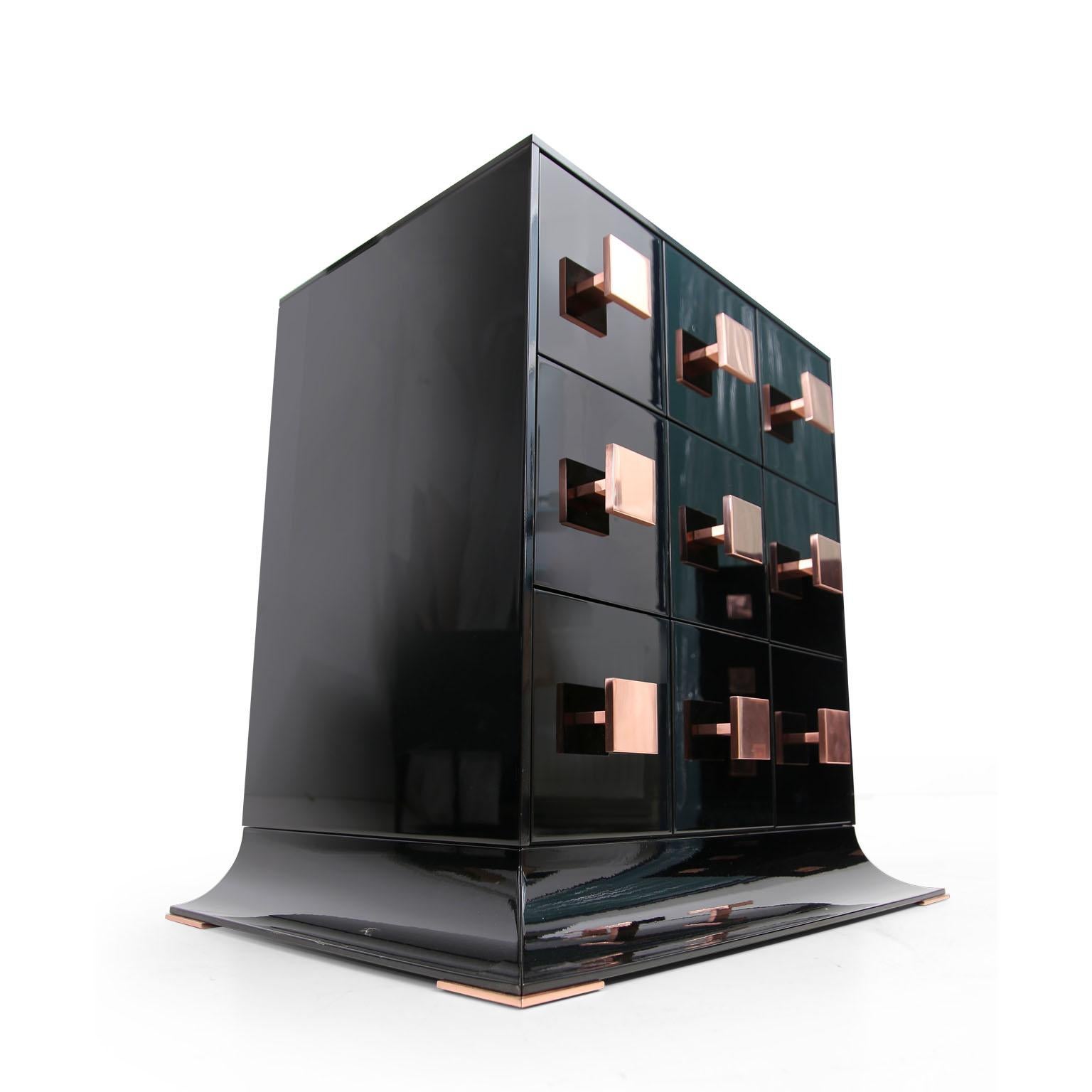 Modern Black and Copper Chest of Drawers in high gloss finish In New Condition For Sale In Riga, LV