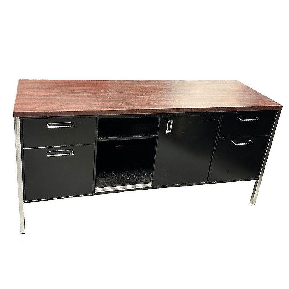Americano Credenza moderna Tanker in metallo nero e cromato di Steelcase in vendita