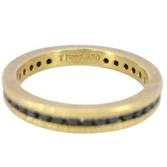 Anello moderno con diamante nero per l'eternità di Todd Reed in oro giallo 18 carati
