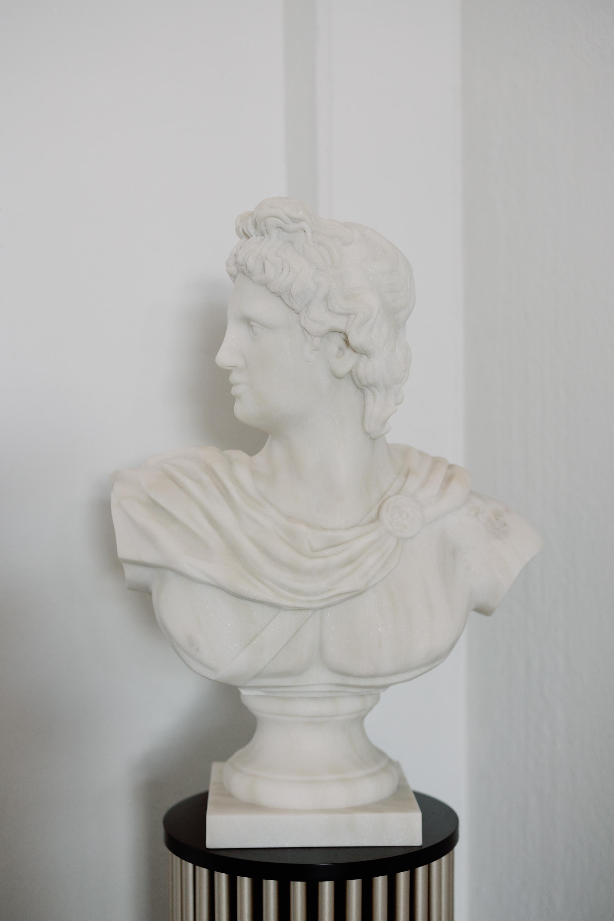 Columna Escultura Pedestal Flauta Negra Moderna Hecha a Mano en Portugal by Greenapple en Nuevo estado para la venta en Lisboa, PT