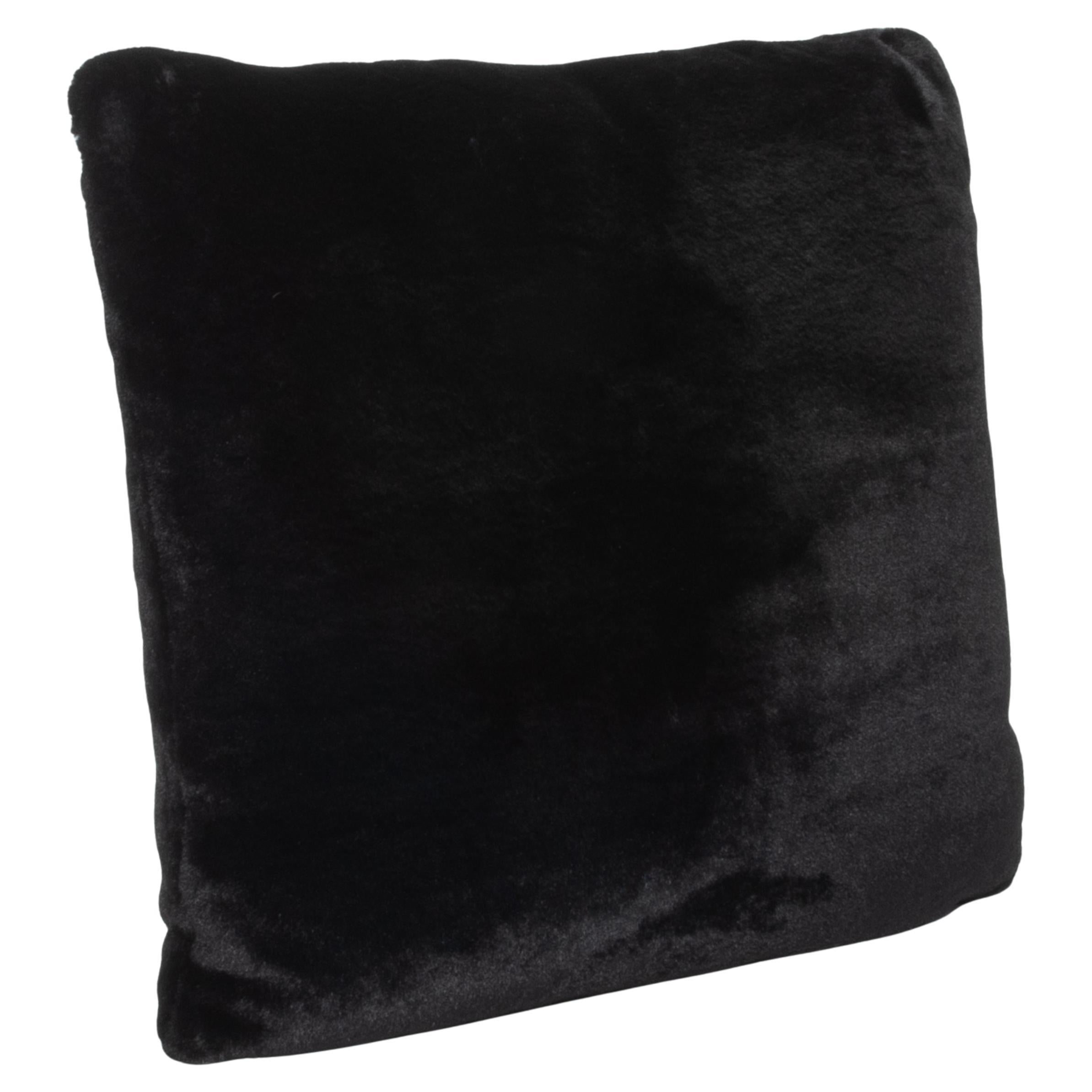 Cuscino decorativo in pelliccia nera moderna di MOGUL