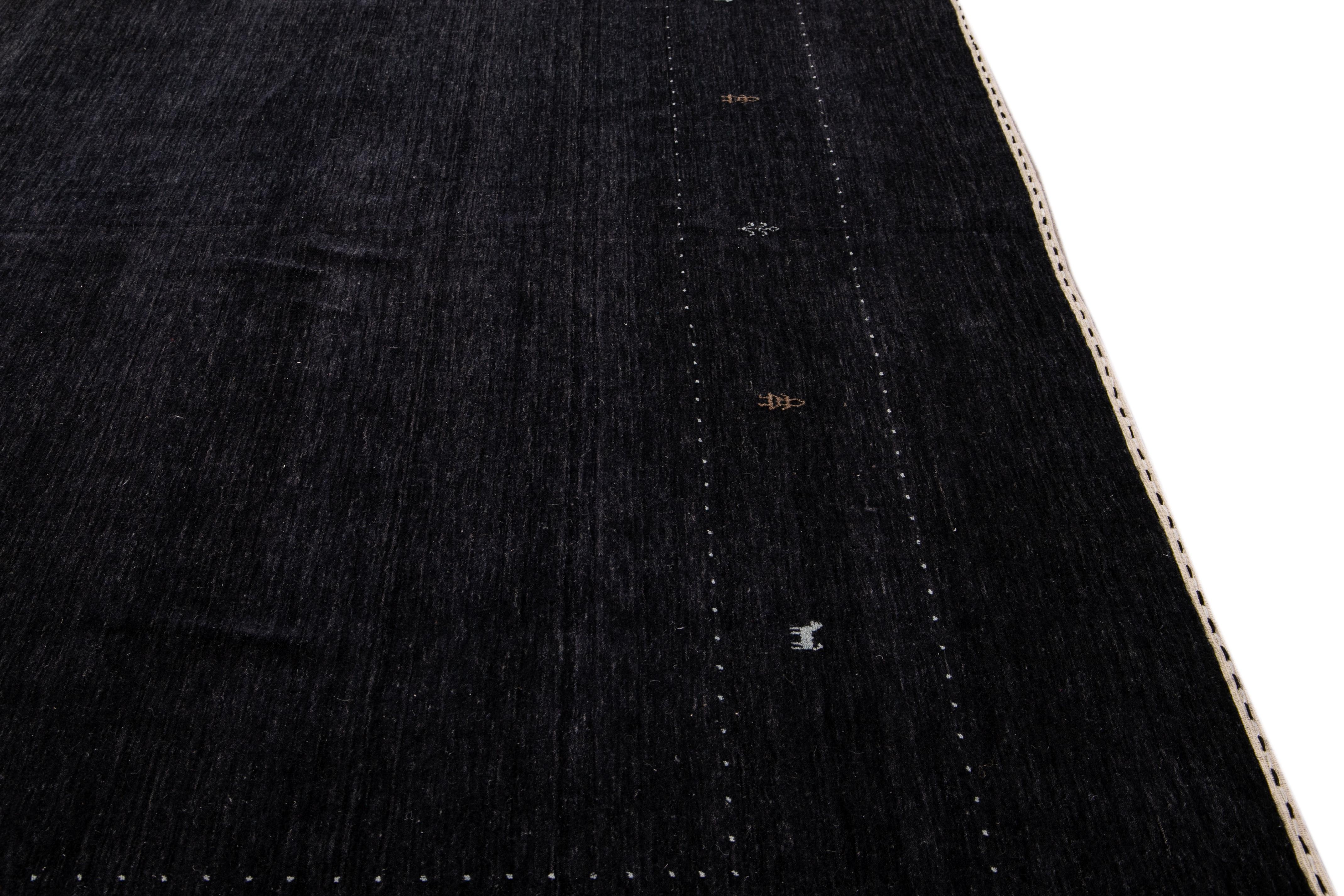 Modern Black Gabbeh Style Hand-Loom Minimalism Pattern Wool Rug For Sale 1