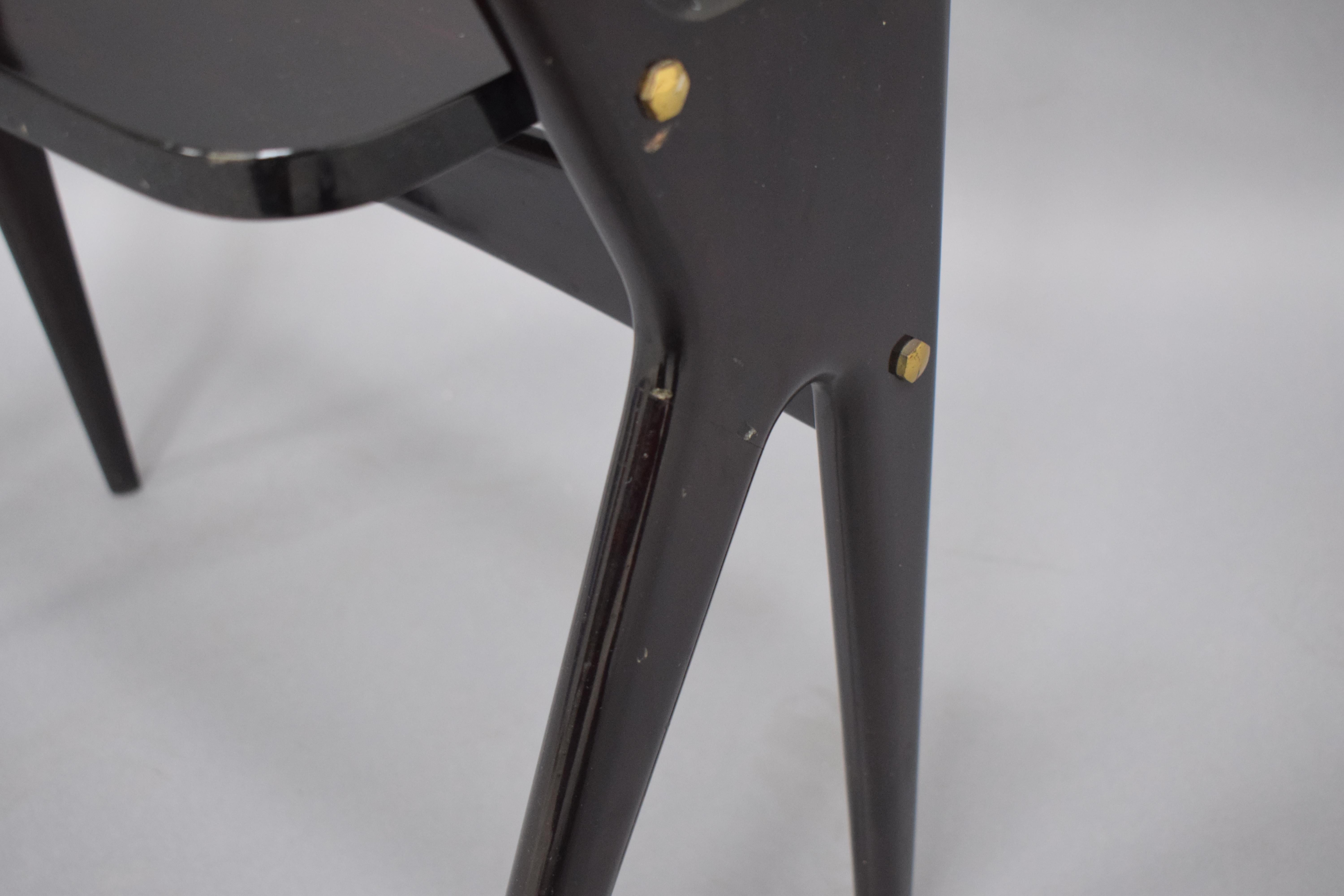 Mid-Century Modern Table d'appoint moderne en laque noire en vente