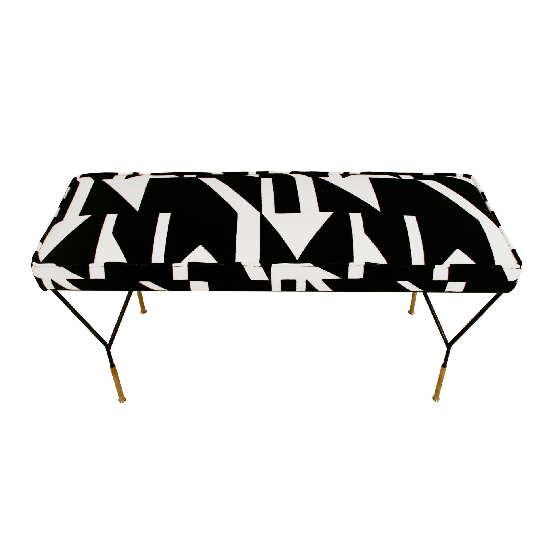 Modern Black Lacquered Iron and Patterned Cotton 1970s Italian Stool In Good Condition For Sale In Madrid, ES
