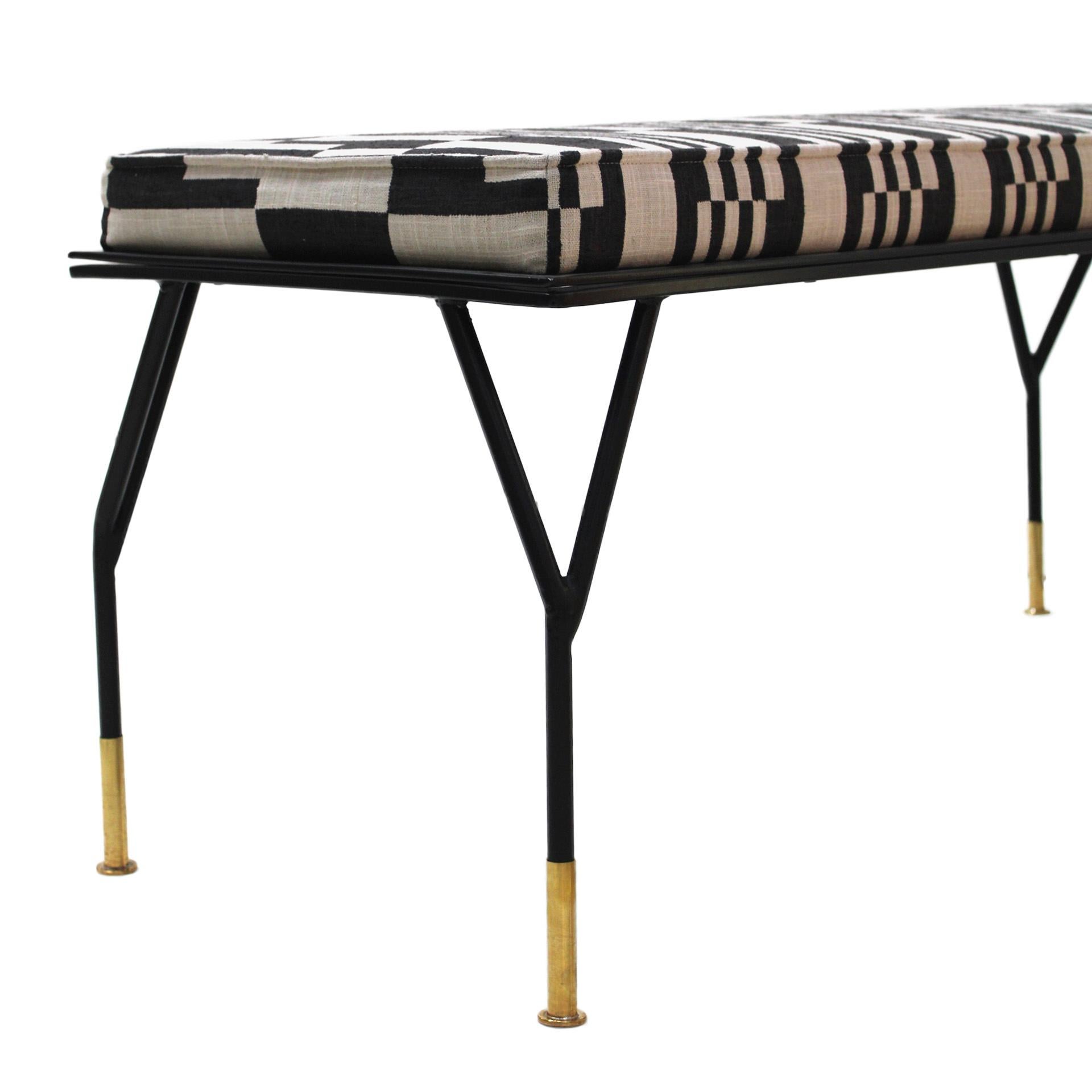 Modern Black Lacquered Iron and Patterned Fabric, 1970s Italian Stool In Good Condition For Sale In Madrid, ES