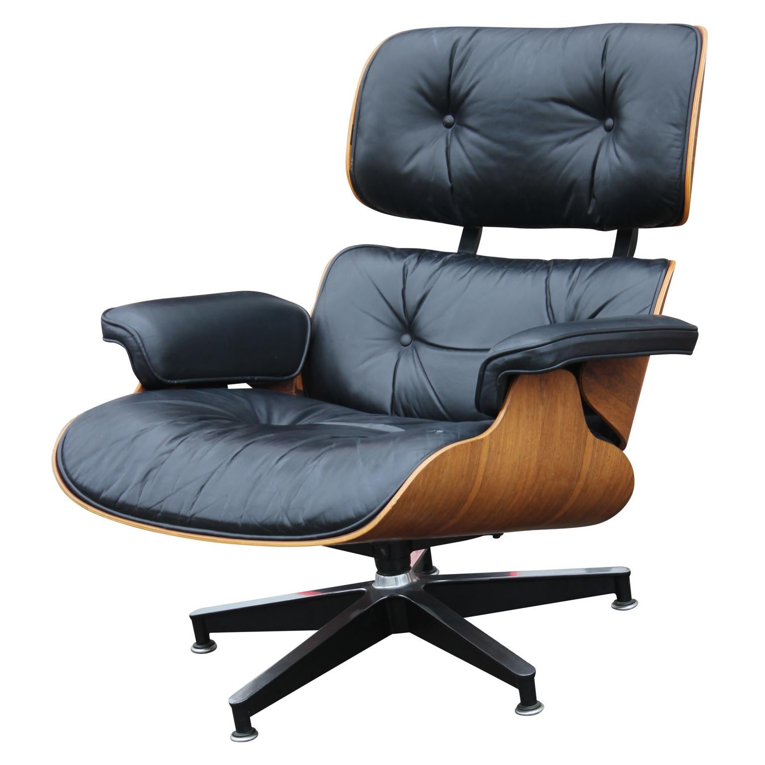 Late 20th Century Modern Black Leather and Rosewood Herman Miller Eames Lounge Chair and Ottoman