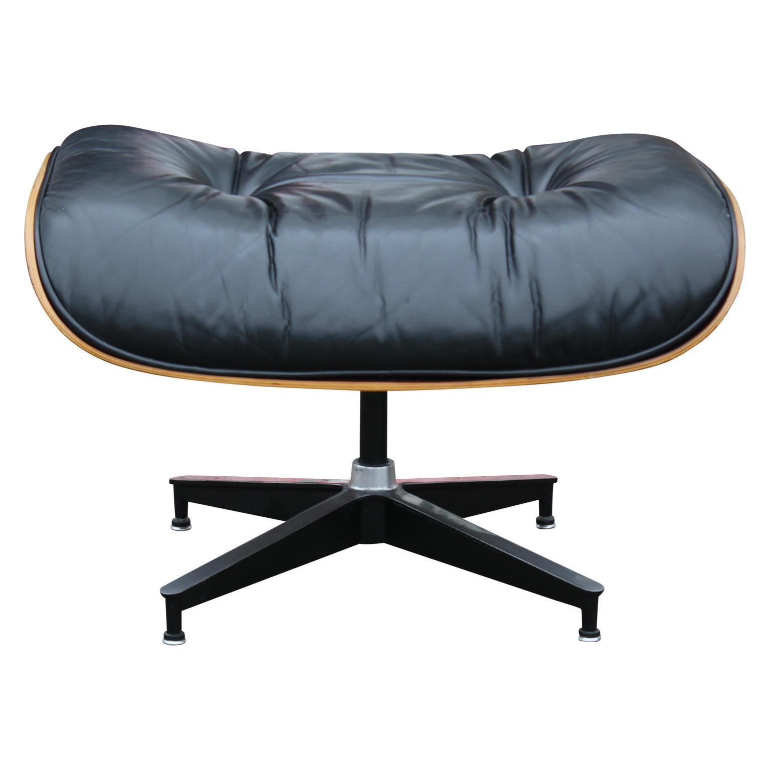 Modern Black Leather and Rosewood Herman Miller Eames Lounge Chair and Ottoman 2