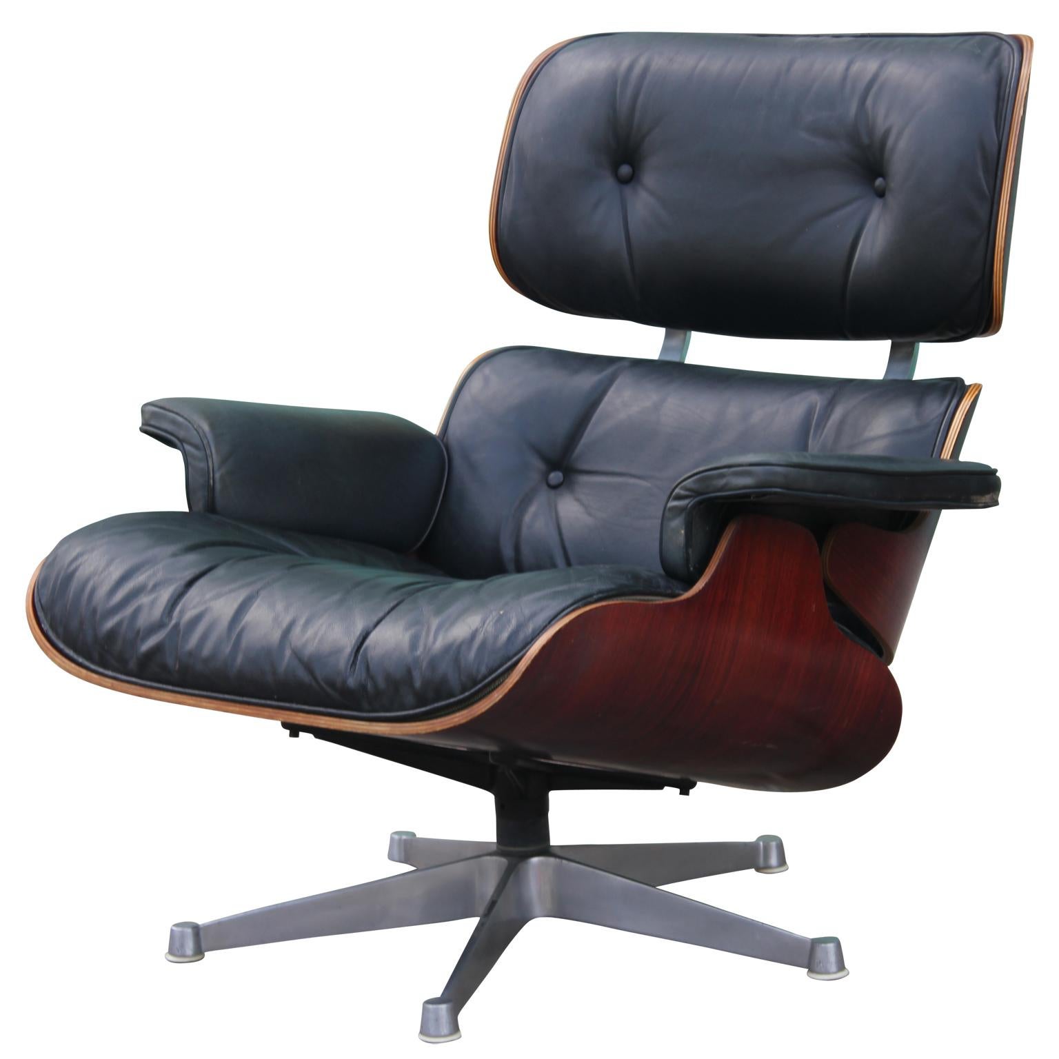 Late 20th Century Modern Black Leather and Rosewood Vitra Eames Lounge Chair and Ottoman