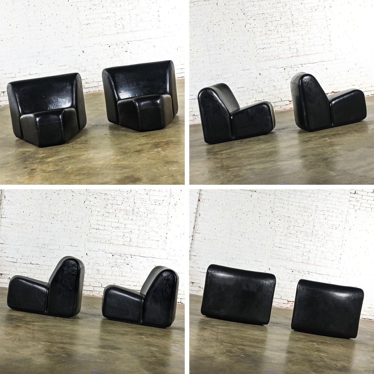 Divano componibile moderno in pelle nera Tappo Sofa di John Mascheroni per Vecta 10