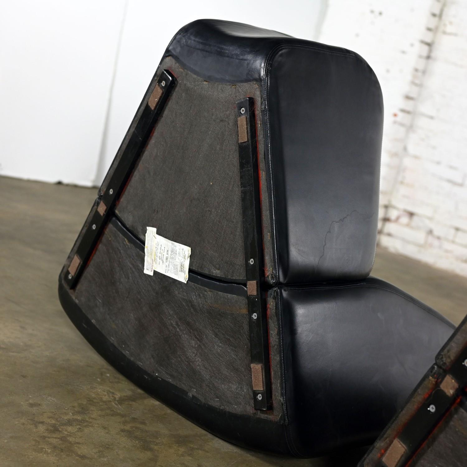 Divano componibile moderno in pelle nera Tappo Sofa di John Mascheroni per Vecta 8