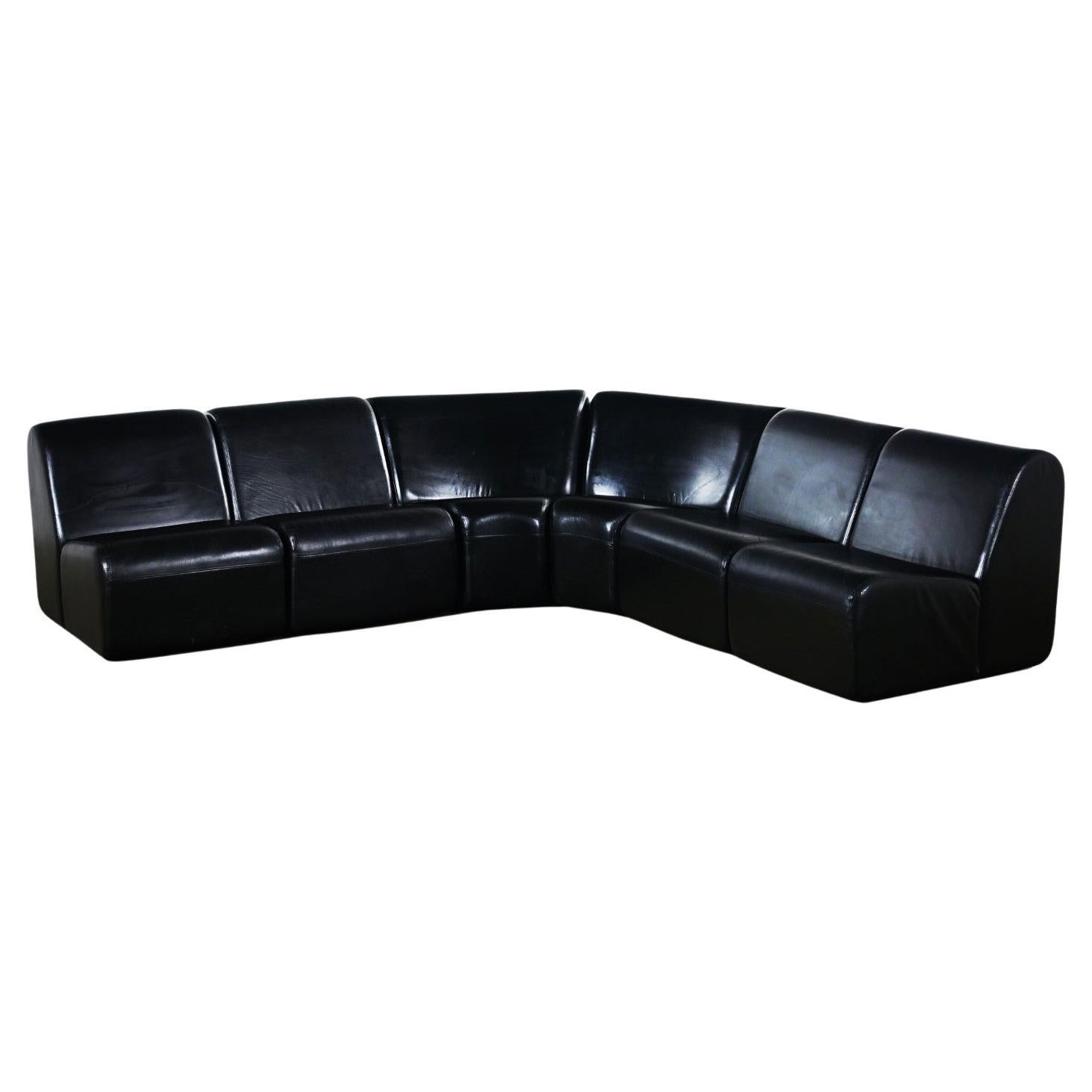 Divano componibile moderno in pelle nera Tappo Sofa di John Mascheroni per Vecta