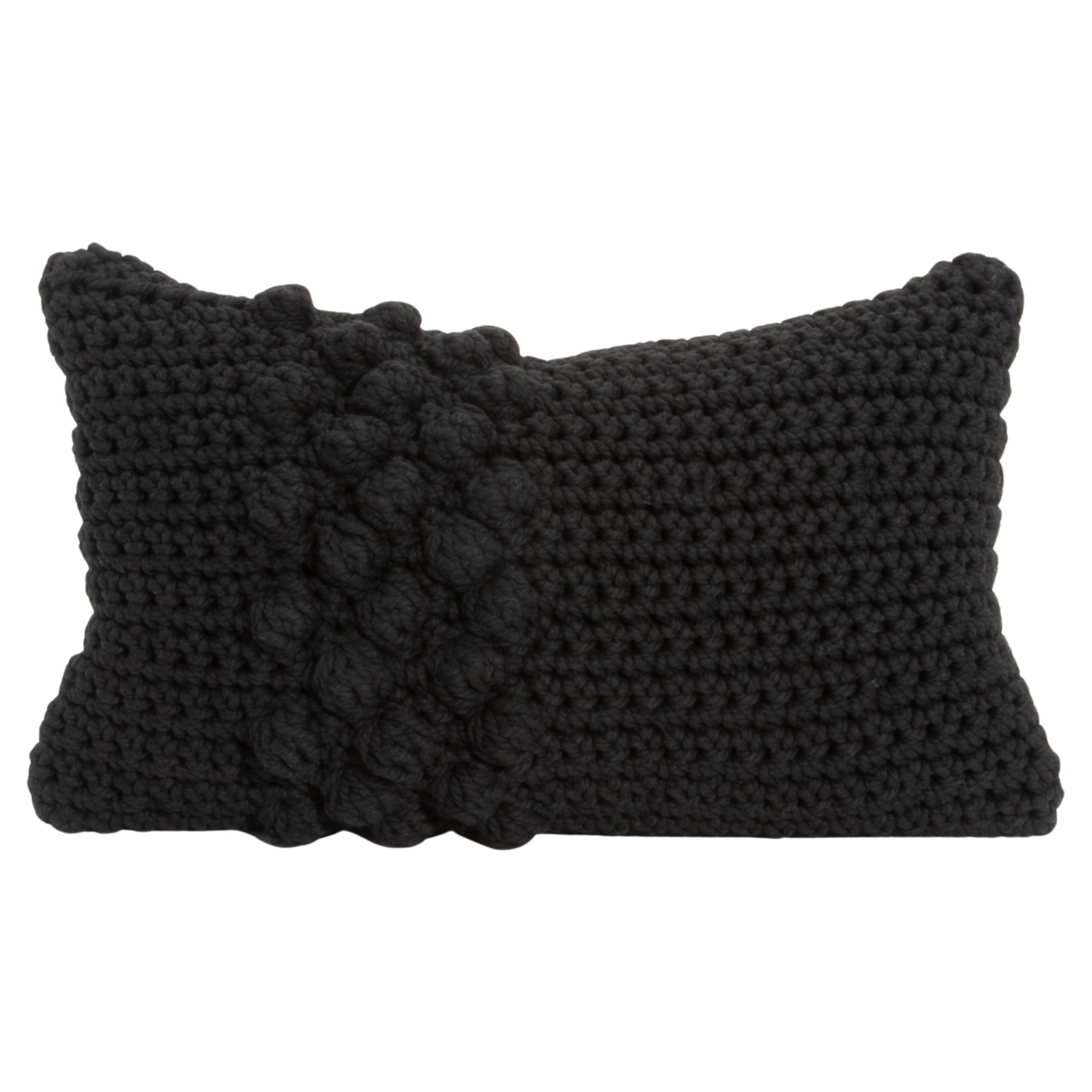 Modernes dekoratives Knöchelkissen aus schwarzem Macrame