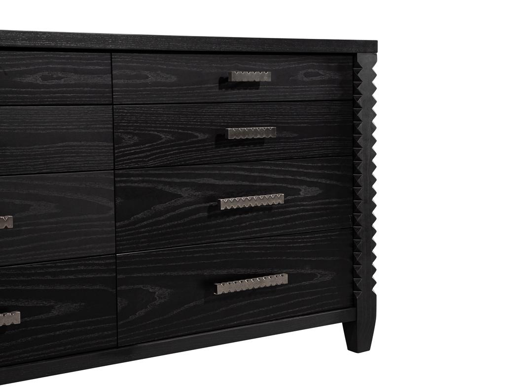 Cómoda Moderna de Roble Negro con Acabado Carbón en venta 3