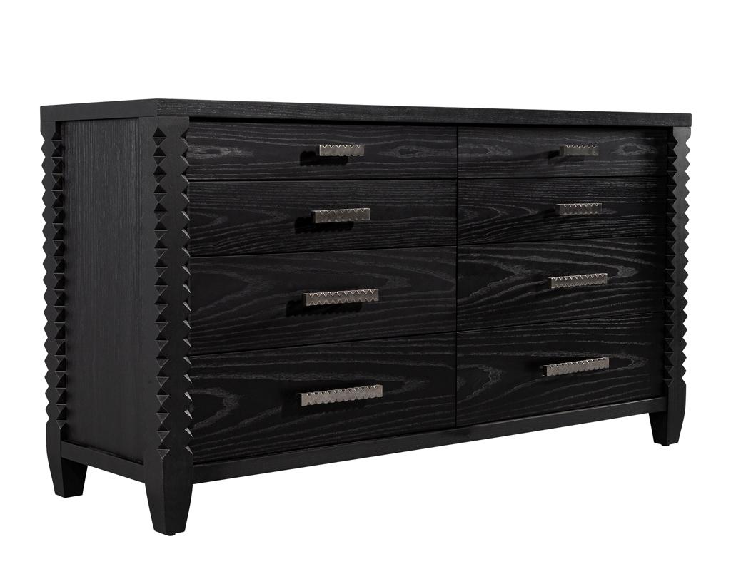 Cómoda Moderna de Roble Negro con Acabado Carbón en venta 4