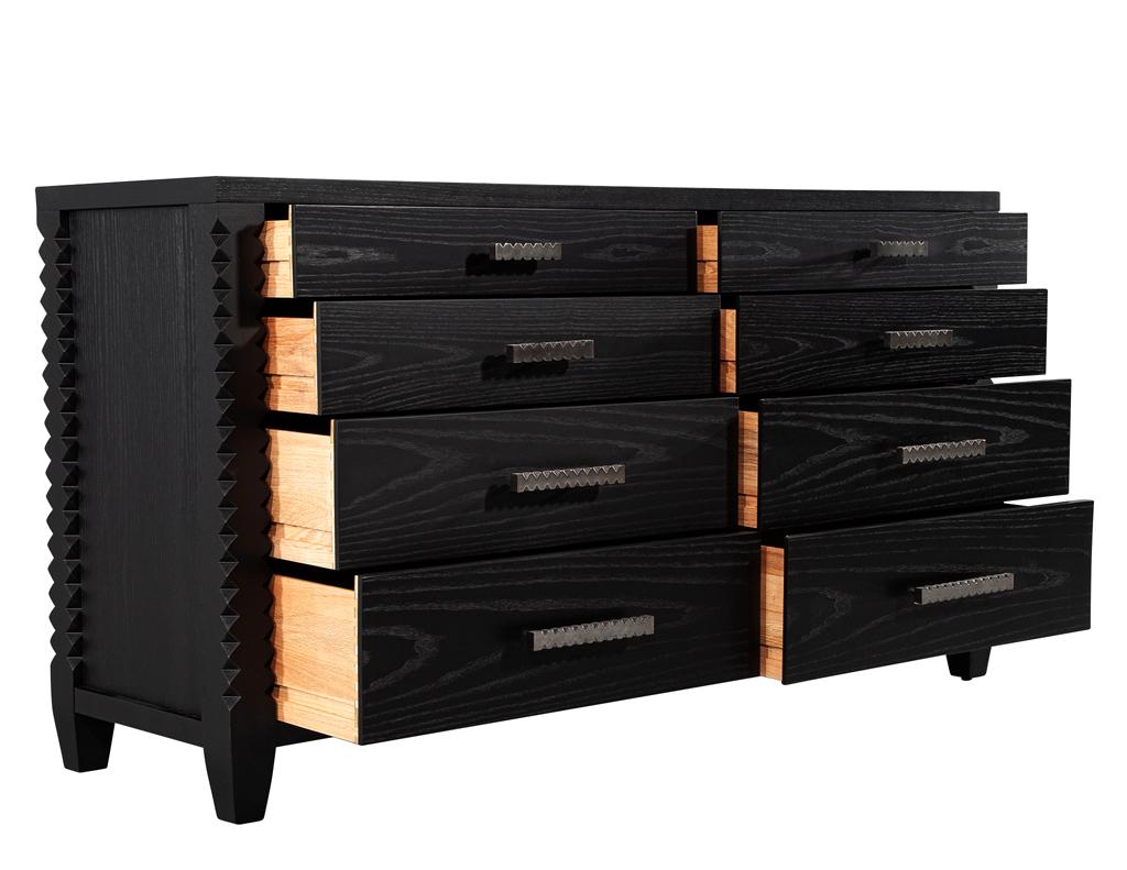 Cómoda Moderna de Roble Negro con Acabado Carbón en venta 5