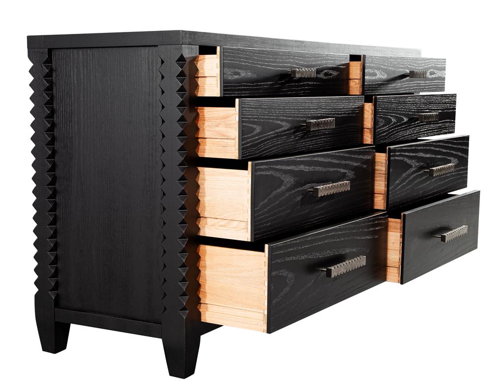 Cómoda Moderna de Roble Negro con Acabado Carbón en venta 6