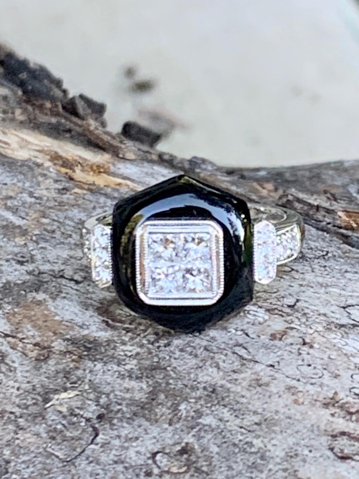 Modern Black Onyx and Diamond 18 Karat White Gold Ring - Size 6 1/2 4