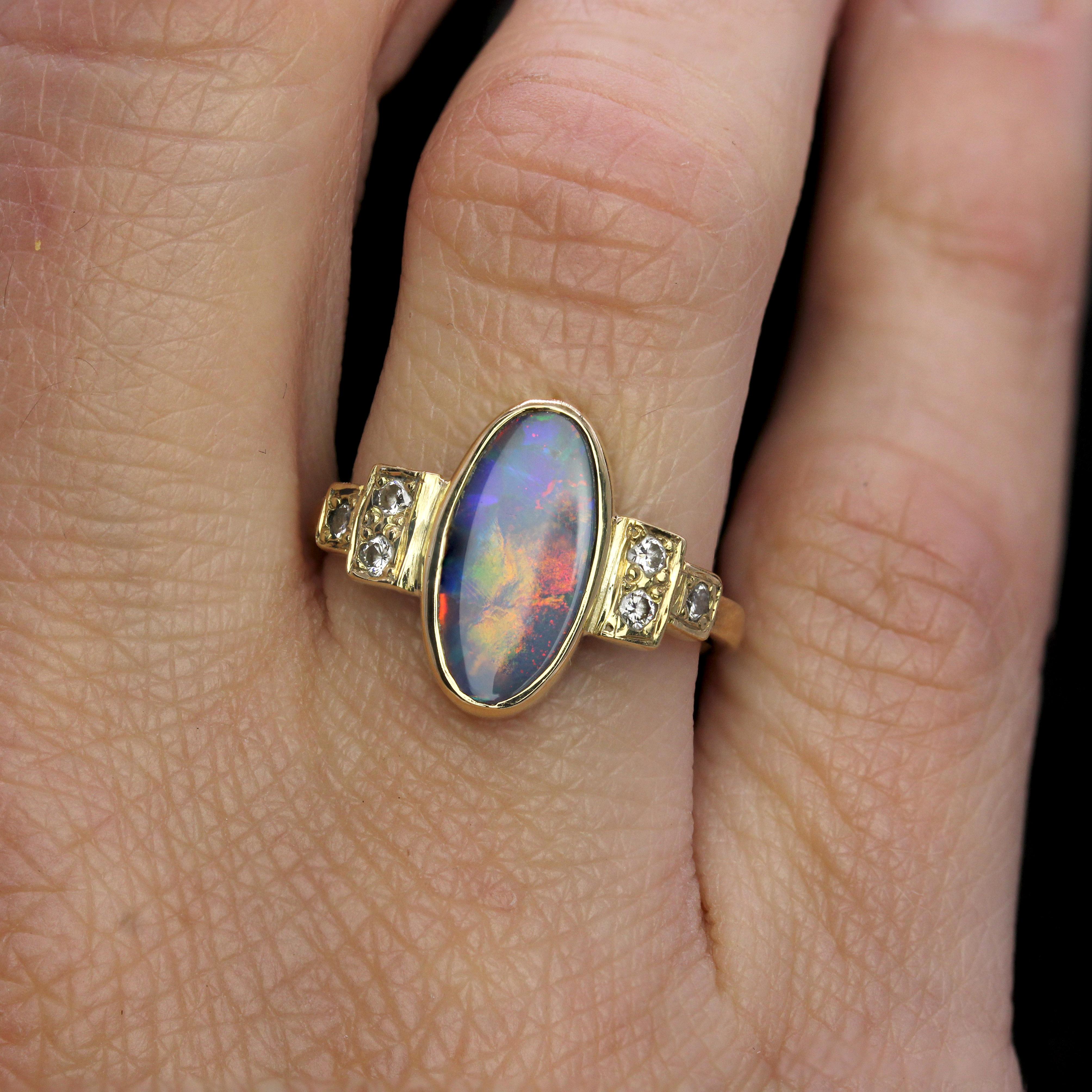 Modern Black Opal Diamonds 18 Karat Yellow Gold Geometric Ring For Sale 1