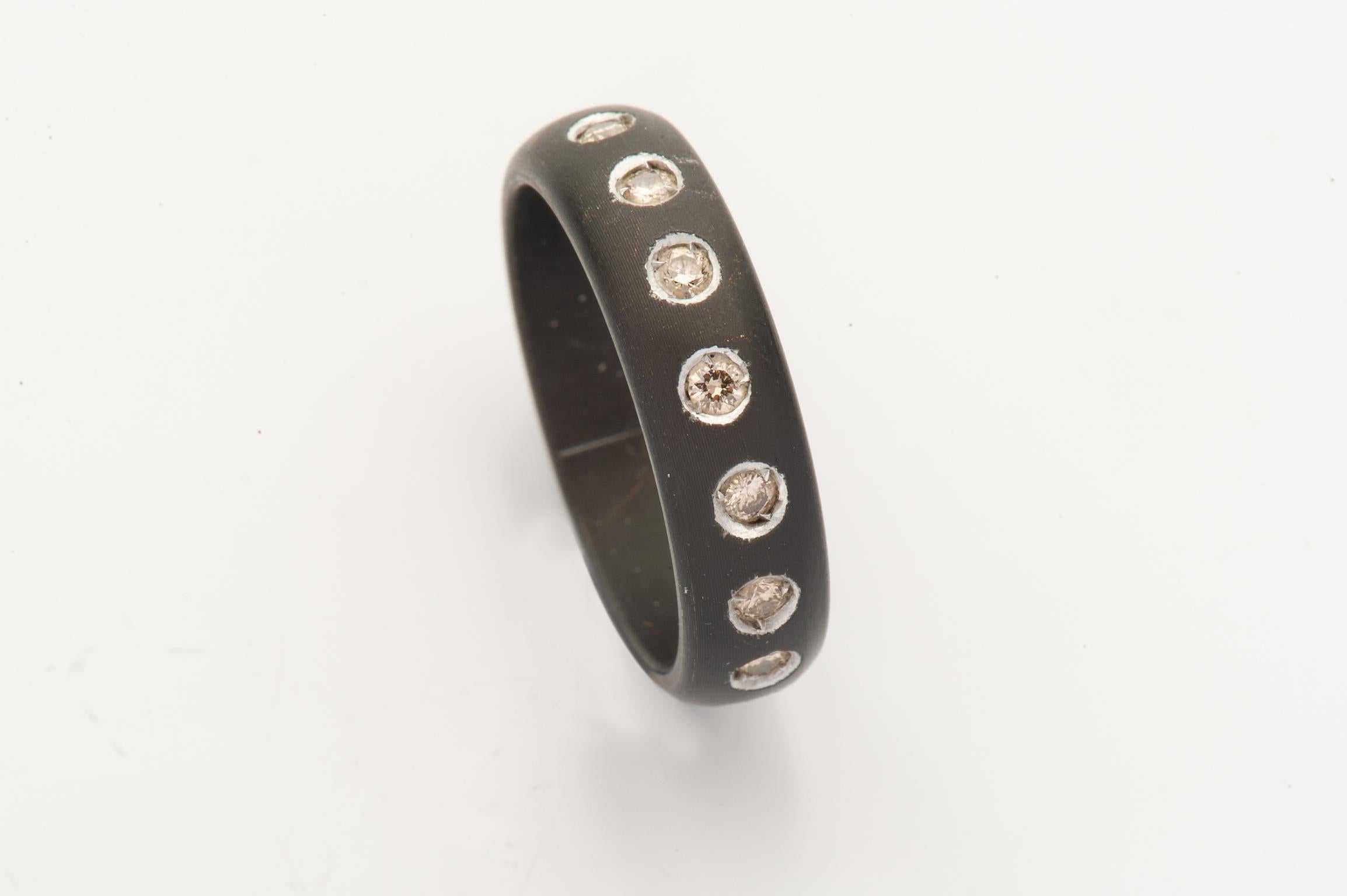 Modern Black Ring with Glitters In Excellent Condition For Sale In Alessandria, Piemonte