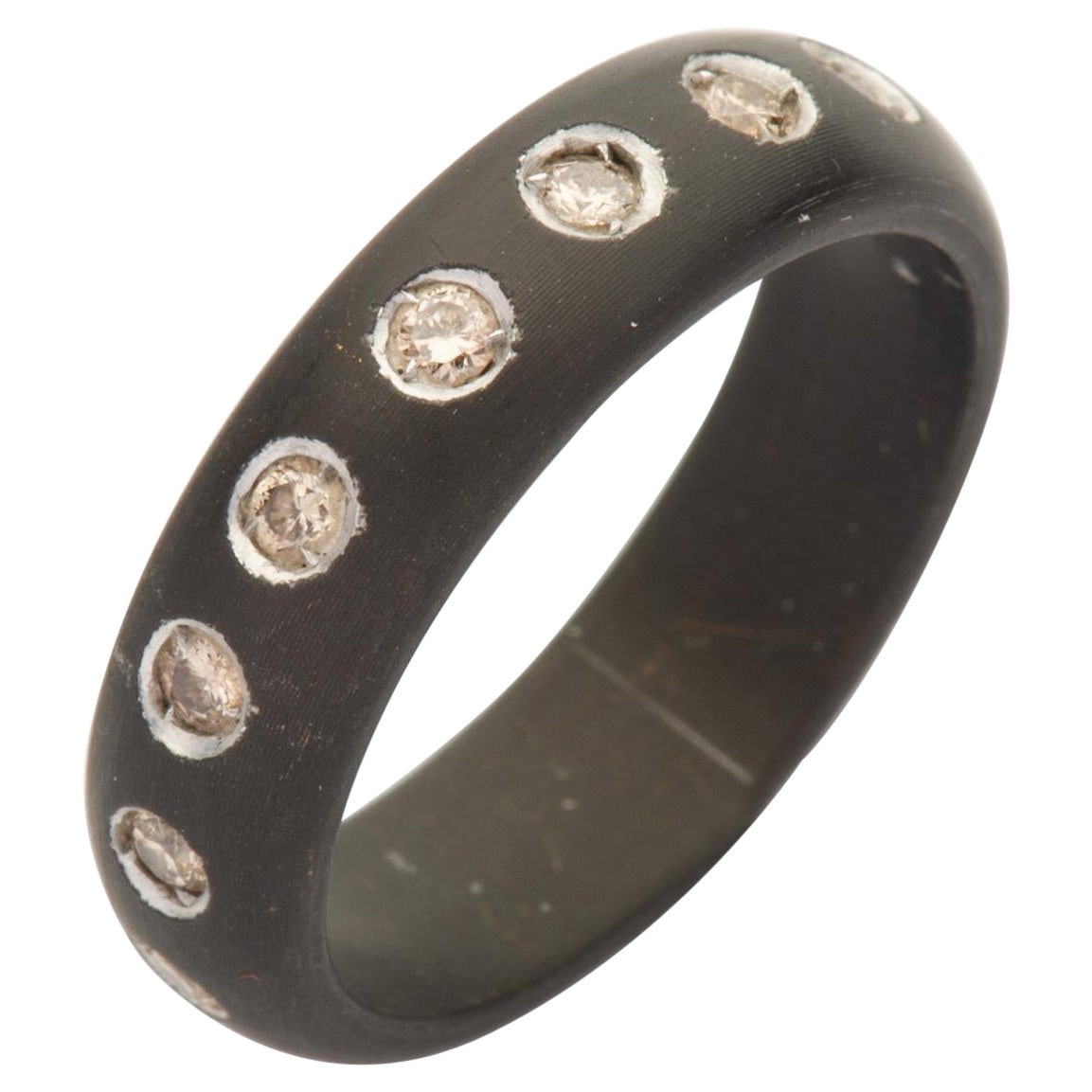 Anello moderno nero con brillantini in vendita