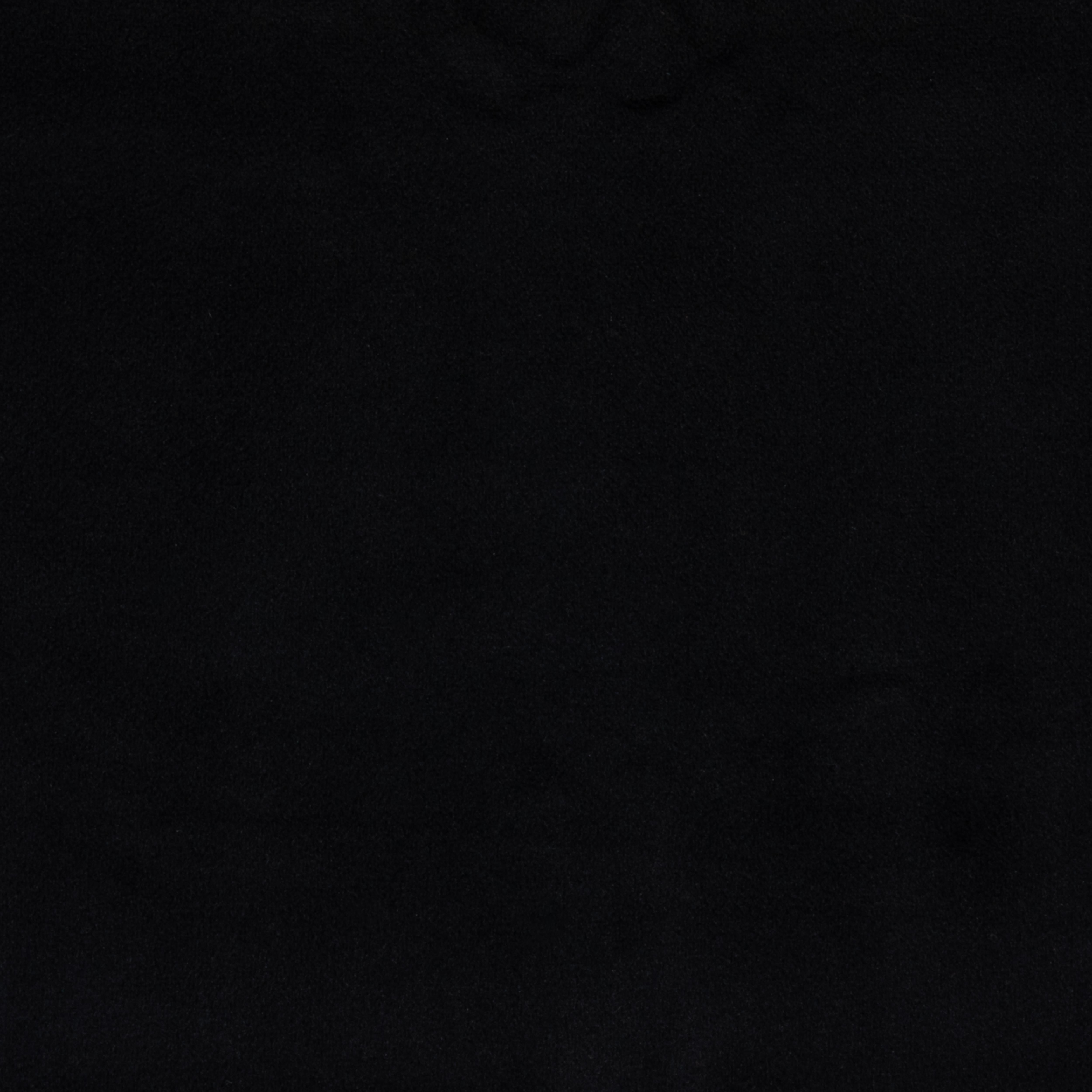 Il cuscino decorativo Modern Black Velvet di MOGUL incarna l'essenza del lusso sobrio e dell'eleganza senza tempo. Realizzati in velluto di prima qualità in una profonda tonalità nera, questi cuscini emanano una morbidezza ricca e indulgente che