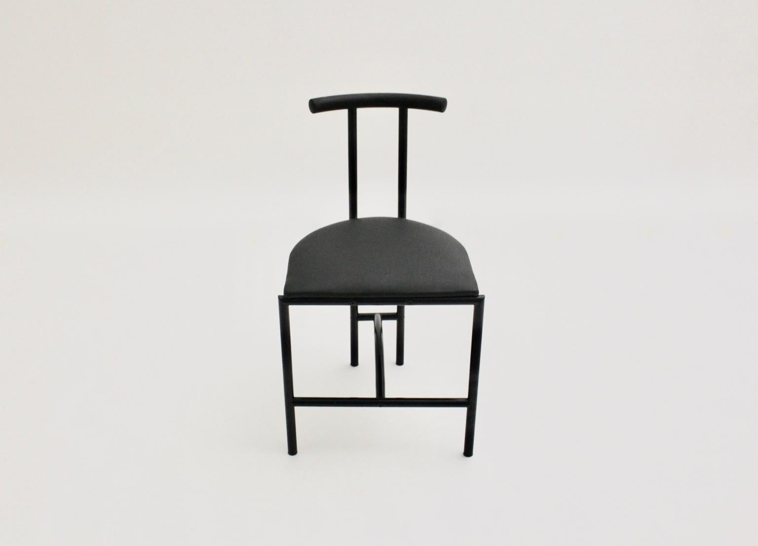 Moderne Chaise Tokyo moderne en métal noir et faux cuir vintage par Rodney Kinsman, 1985, Royaume-Uni en vente