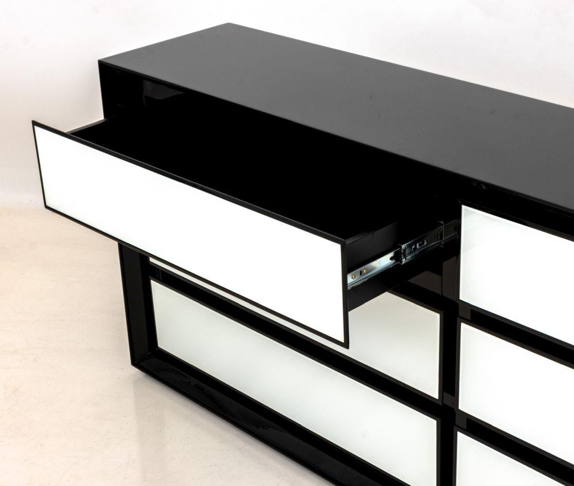 Laccato Comò moderno laccato bianco e nero in vendita