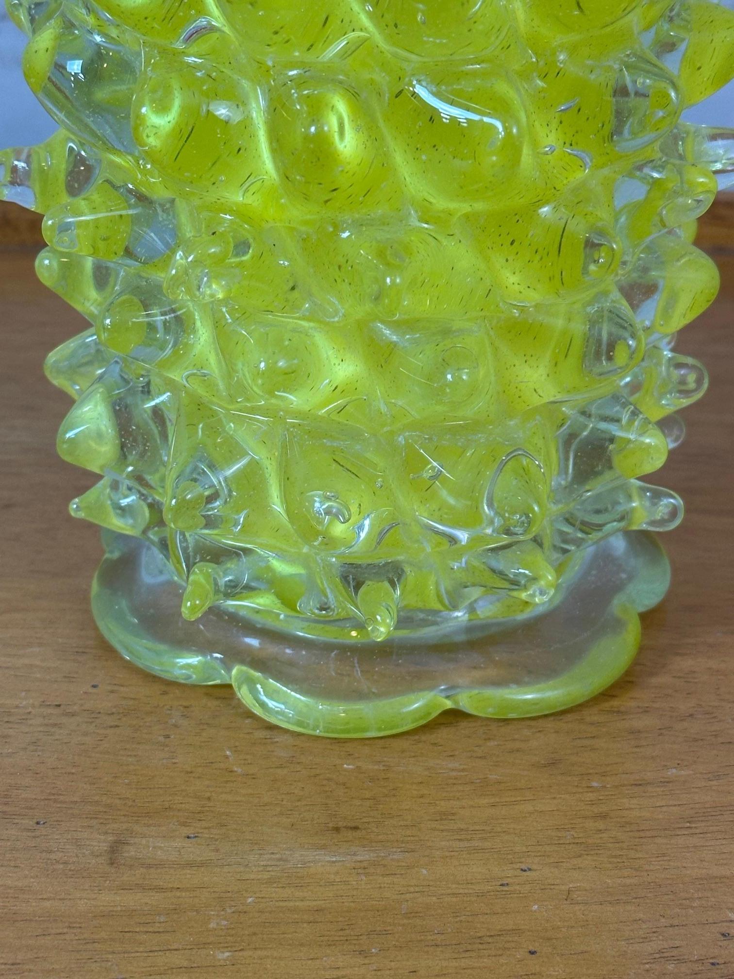 Vaso moderno in vetro soffiato con spine di Murano In condizioni buone in vendita a LEGNY, FR