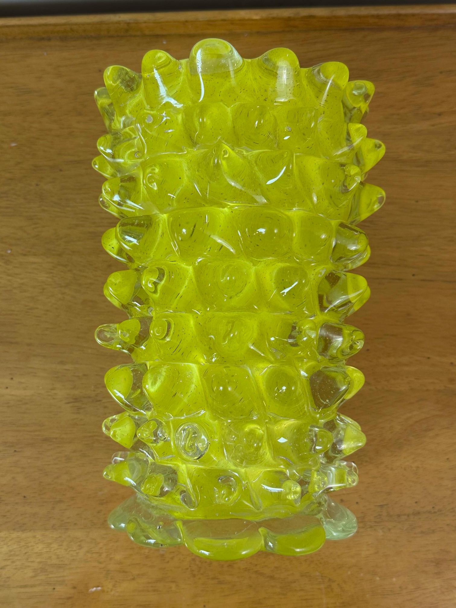 Vaso moderno in vetro soffiato con spine di Murano in vendita 3
