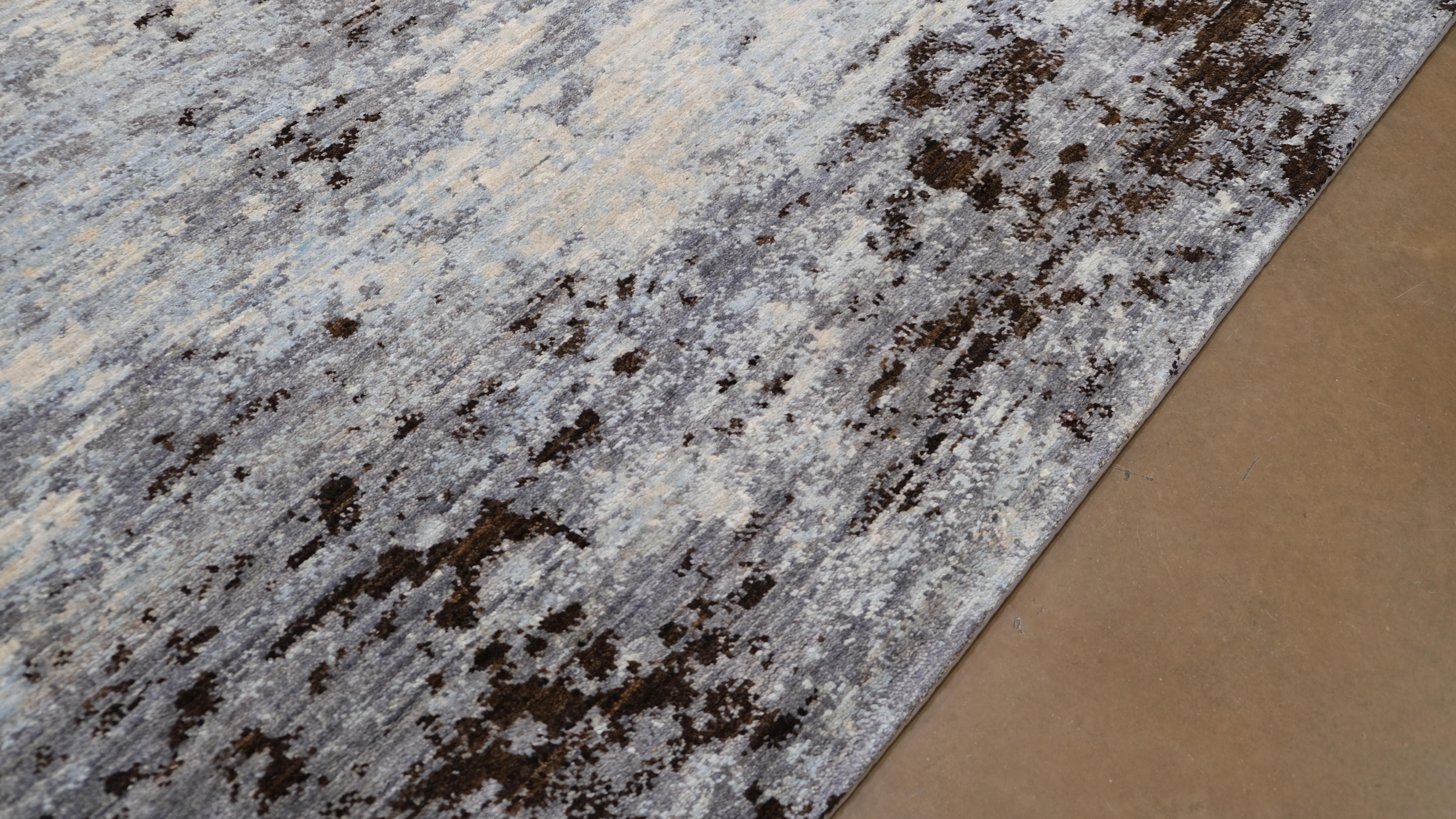 Alfombra Abstracta Moderna Azul y Beige de Lana y Seda 7'10''x10' Siglo XXI y contemporáneo en venta