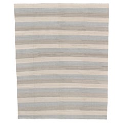 Alfombra Kilim moderna de lana a rayas azul y beige 7'10''x9'10''