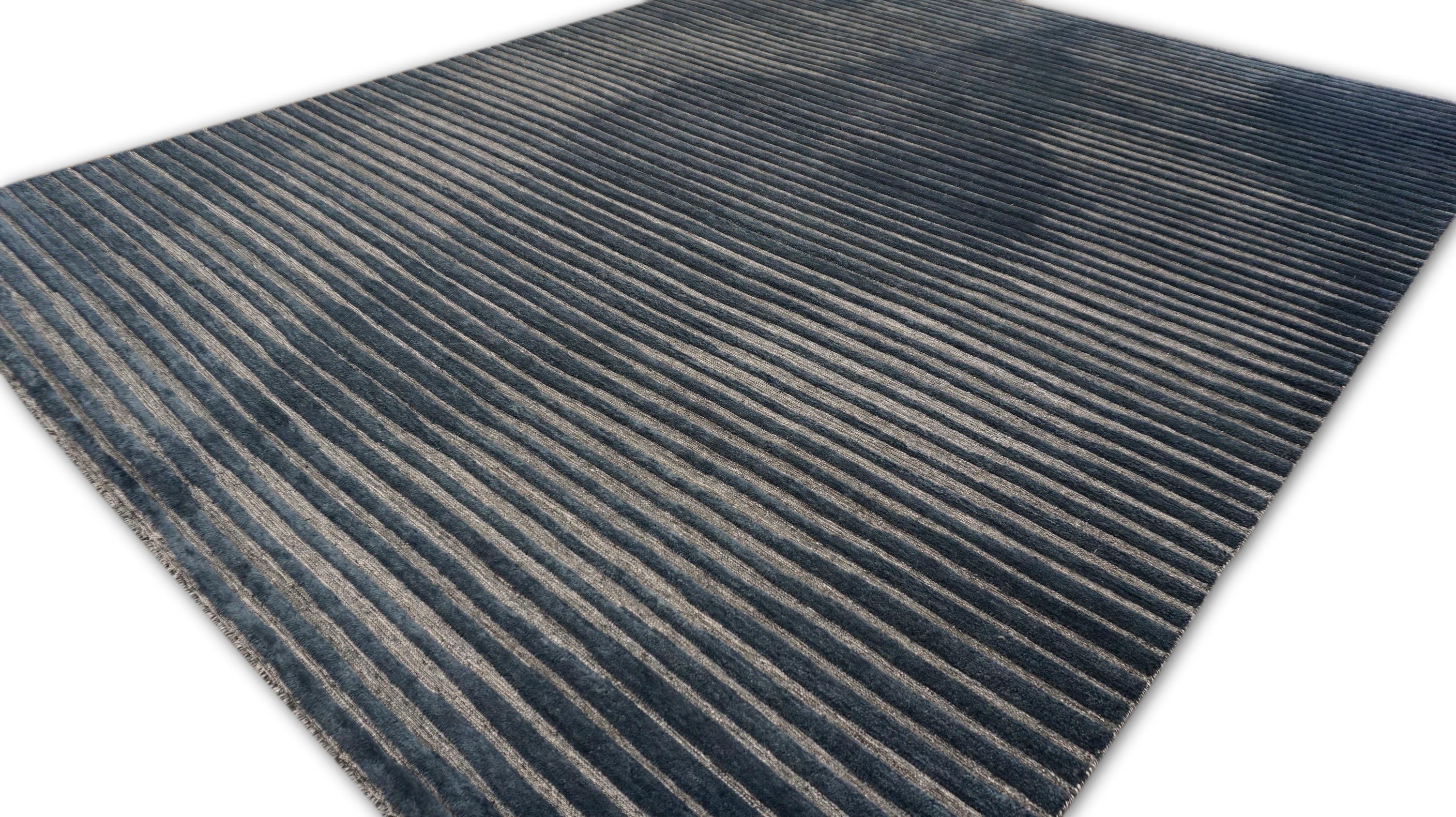 Tapis moderne à rayures bleues et grises à motif de diamants 8'x10'3'' Neuf - En vente à Torrance, CA