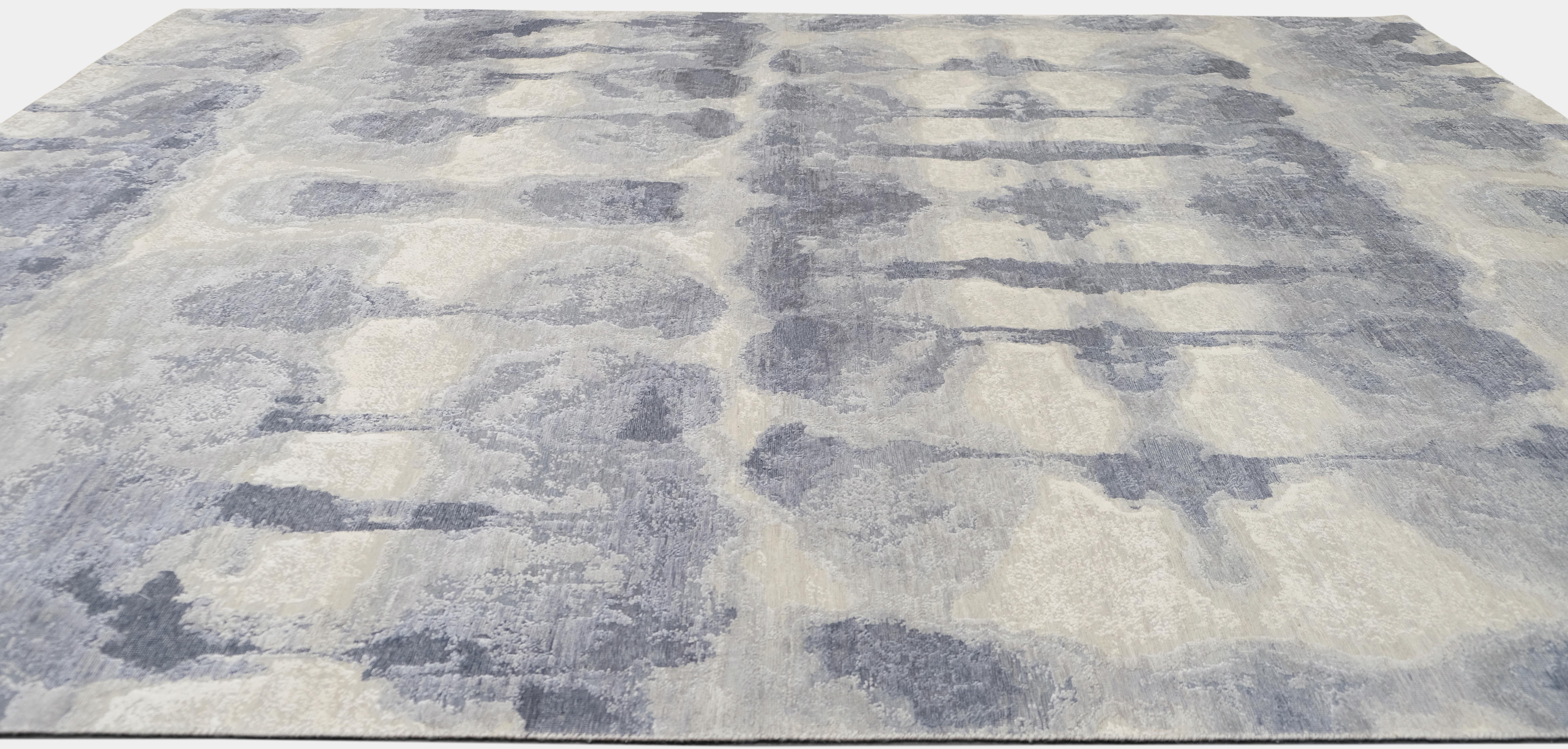 Tappeto moderno in lana e seta blu e avorio Cloudscape Designed 9'x12' In condizioni Nuovo in vendita a Torrance, CA