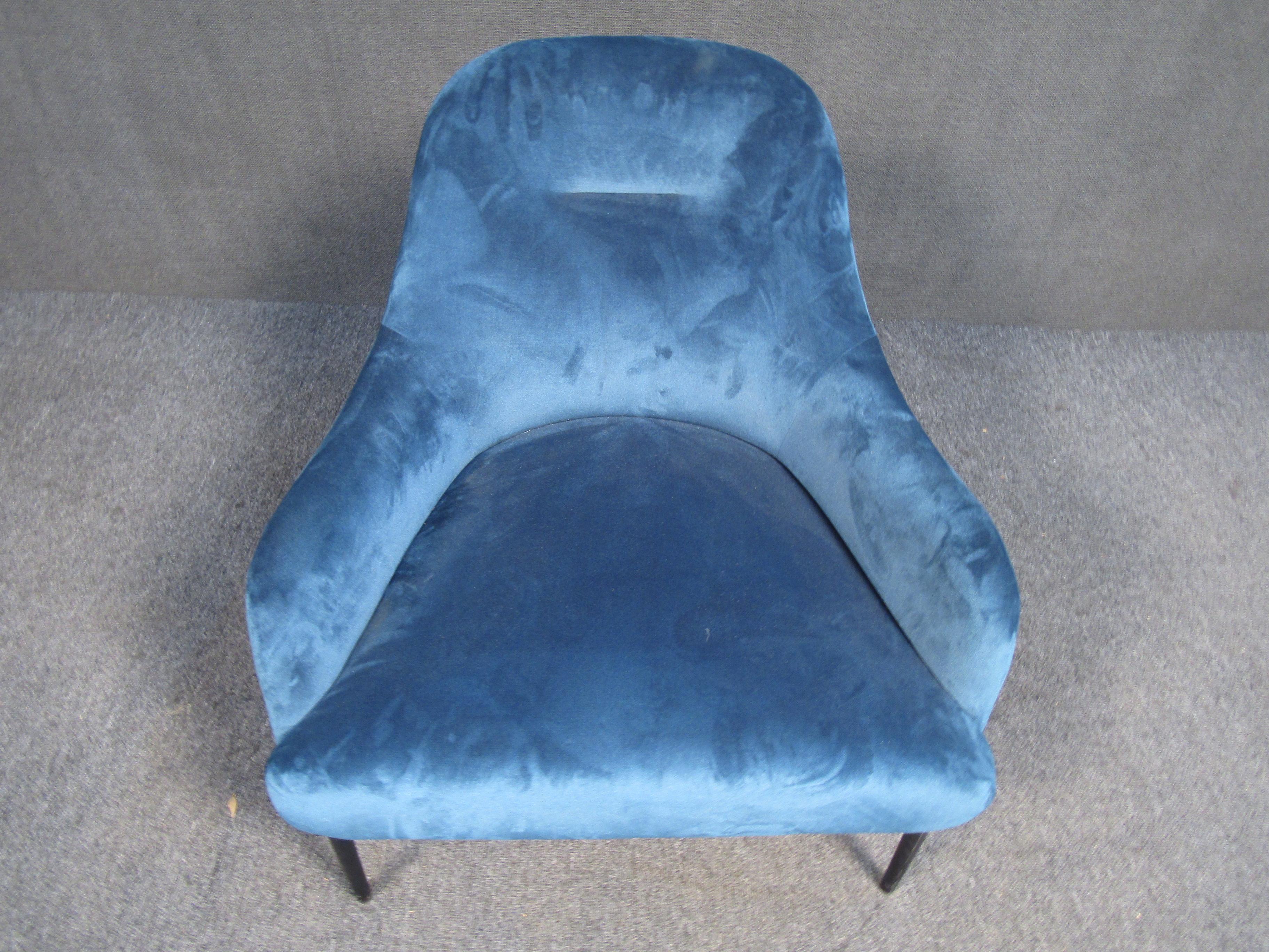 Mid-Century Modern Modern Blue Lounge Chair For Sale