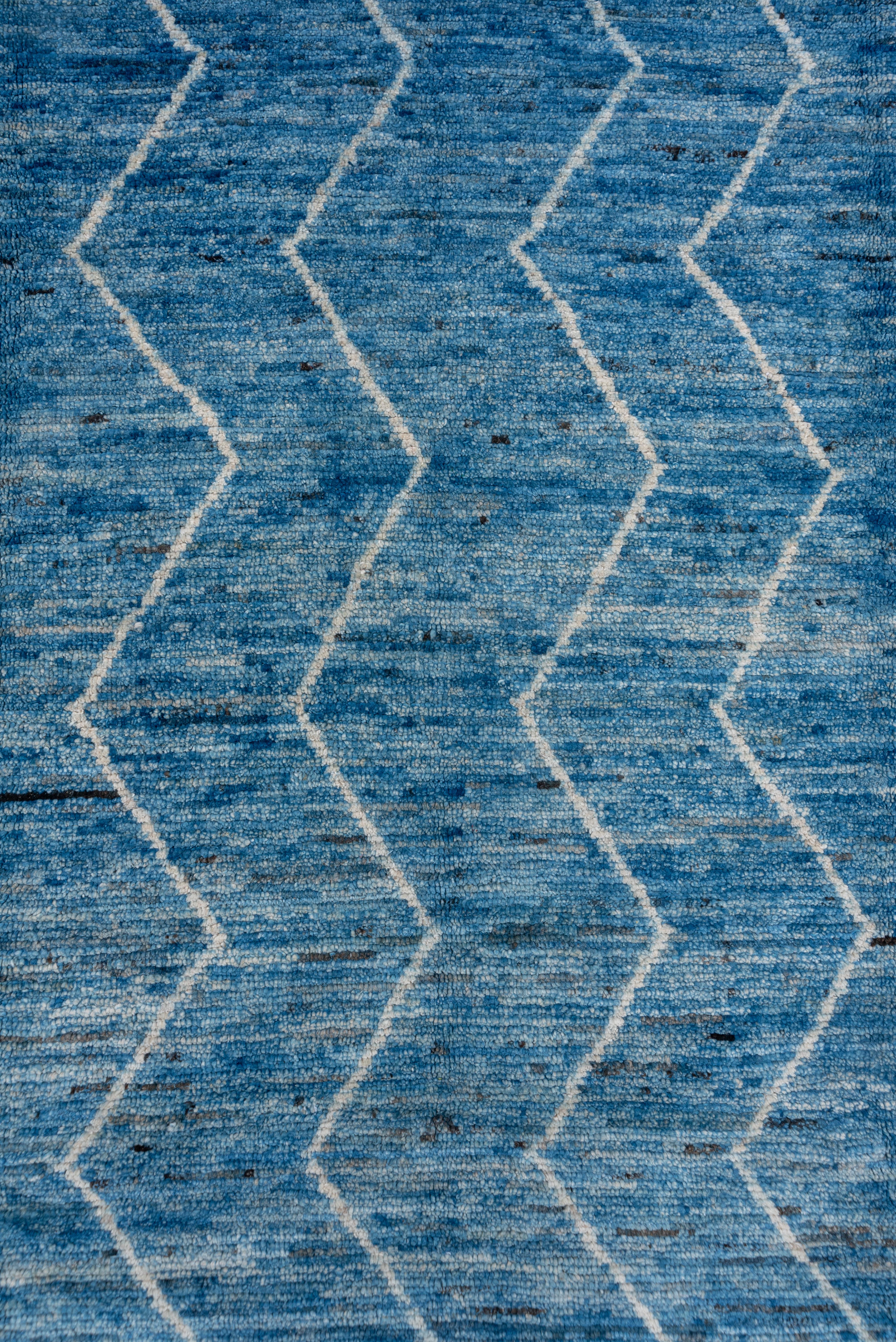 Alfombra Moderna Azul Estilo Marroquí, Diseño Zig Zag Anudado a mano en venta