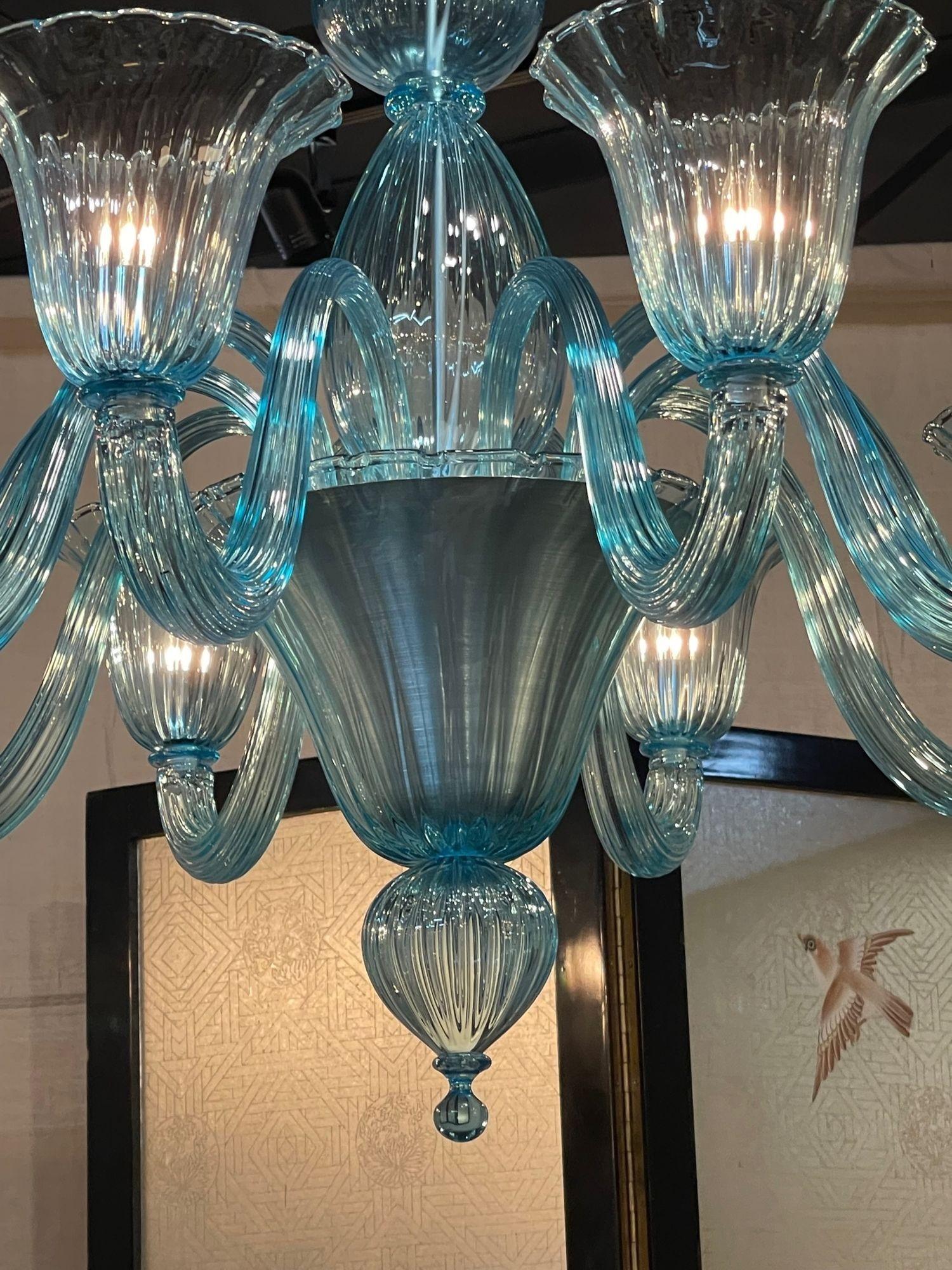 italien Modernity Chandelier en verre Murano bleu avec 10 Lights en vente