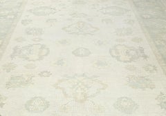Moderner blauer Oushak-Teppich in klassischem Stil 10'6 x 18'