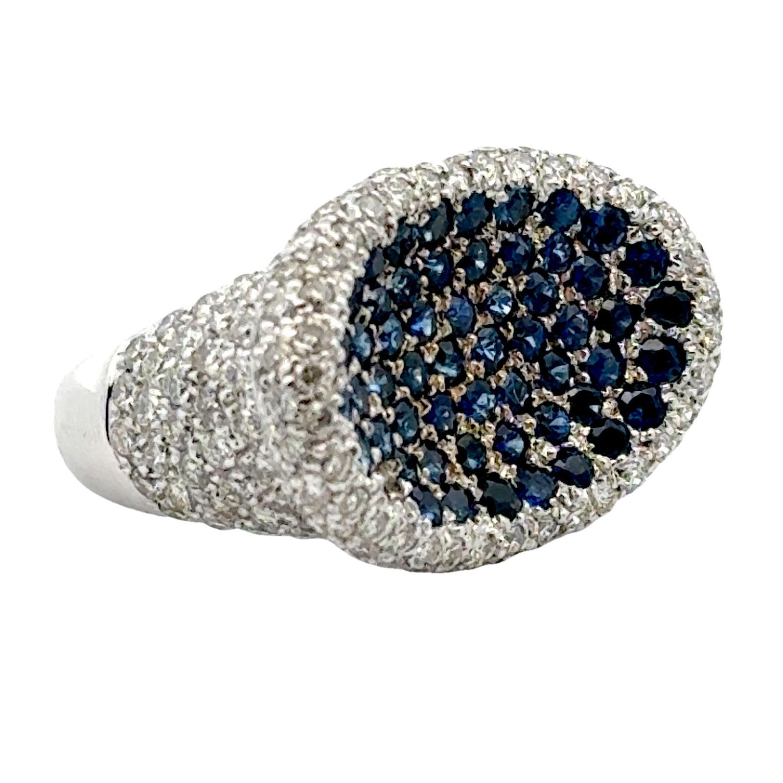 Moderner moderner Sattelring mit blauem Saphir und Diamant aus 18 Karat Weißgold Damen im Angebot