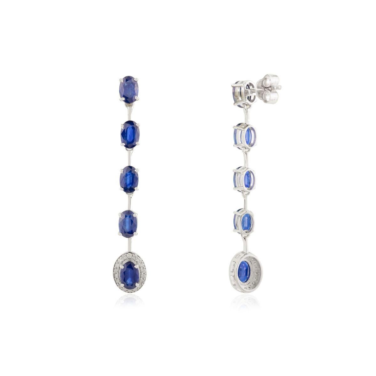 Orecchini lunghi moderni con zaffiro blu e diamante per lei in oro bianco 14 carati In condizioni Nuovo in vendita a New York, NY