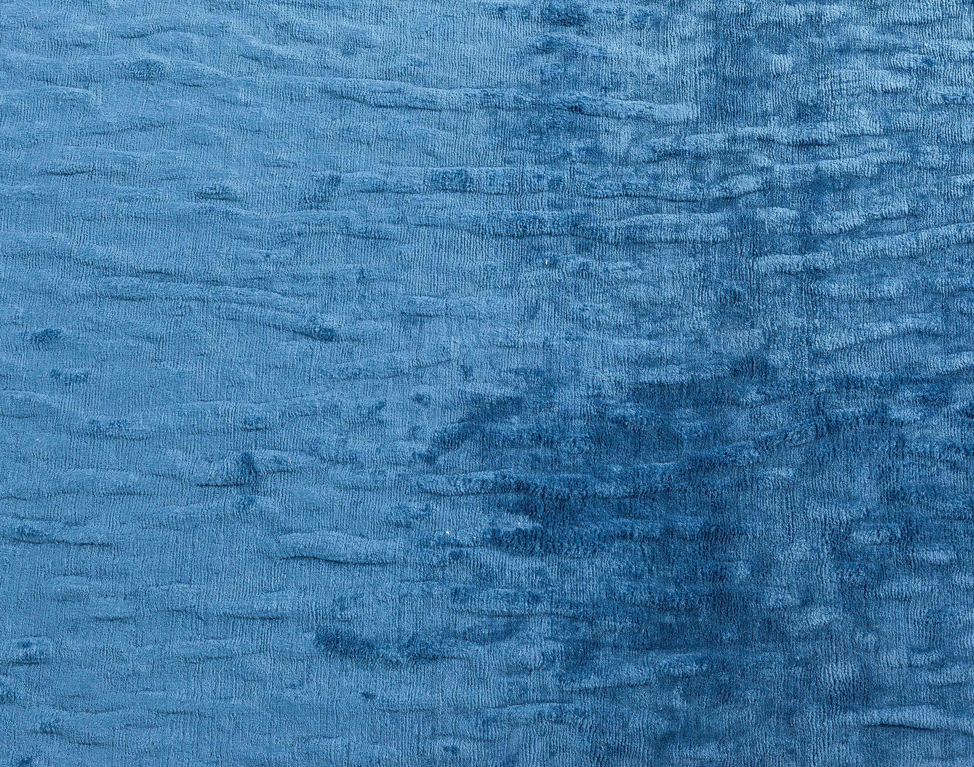Tappeto moderno in seta blu
Dimensioni: 14'0