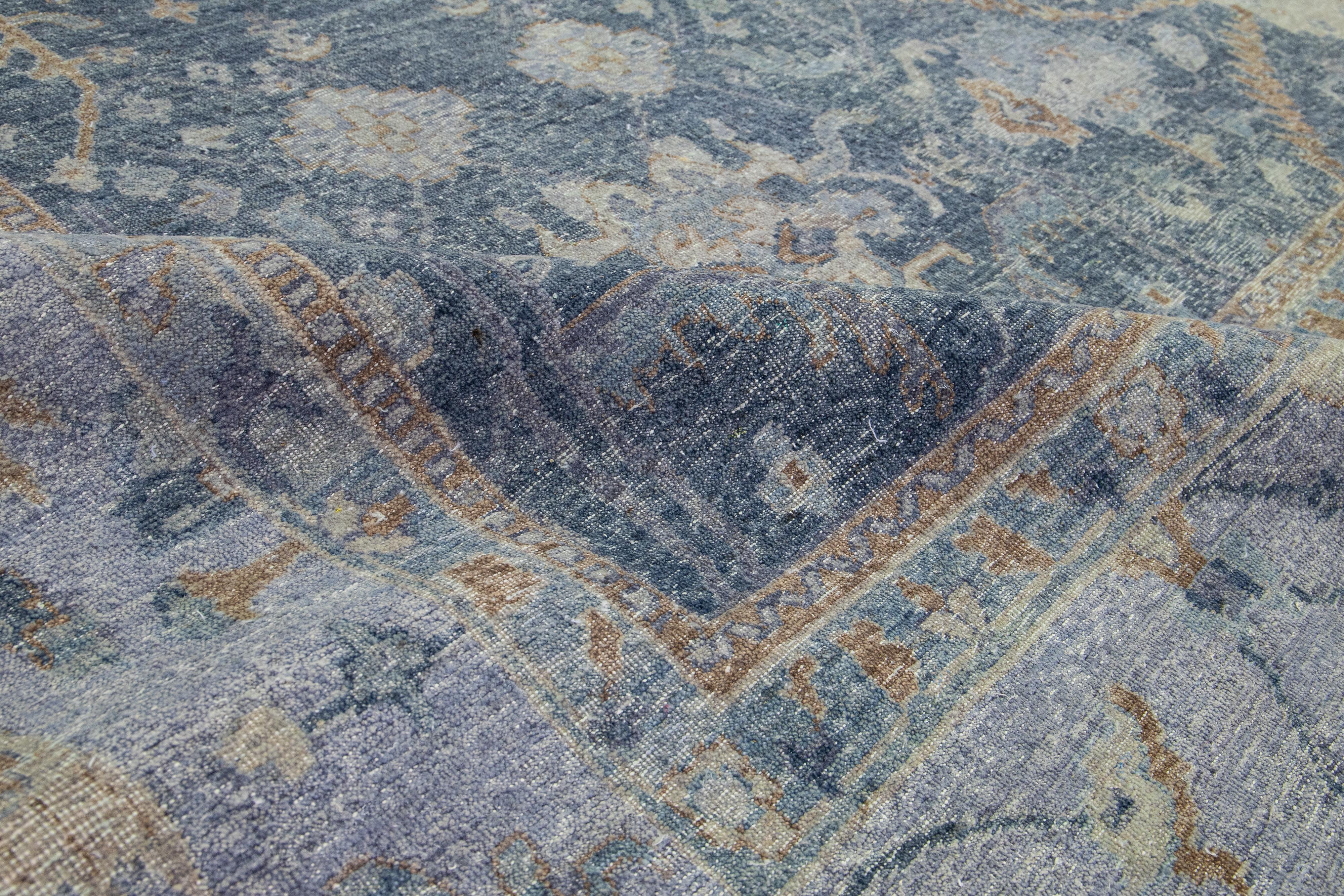 Moderner blauer Täbris-Teppich aus indischer Wolle von Apadana, handgefertigt mit Allover-Muster im Angebot 2