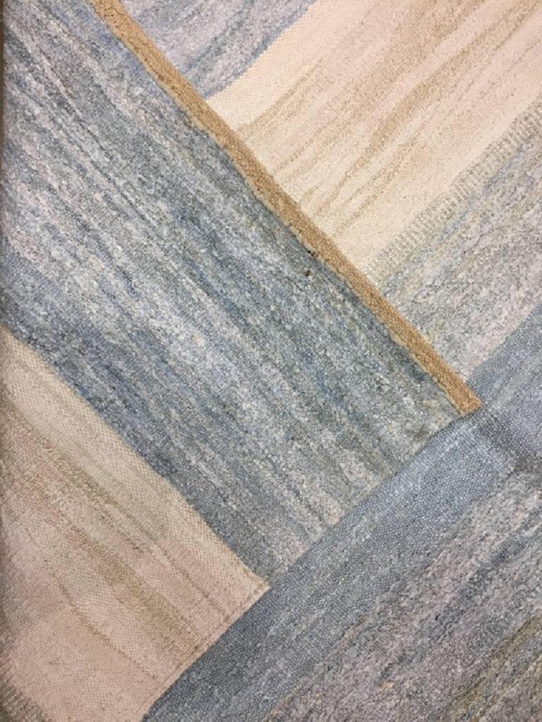 Turc Tapis de chanvre turc à tissage plat bleu moderne, 9'11 x 13'7 en vente
