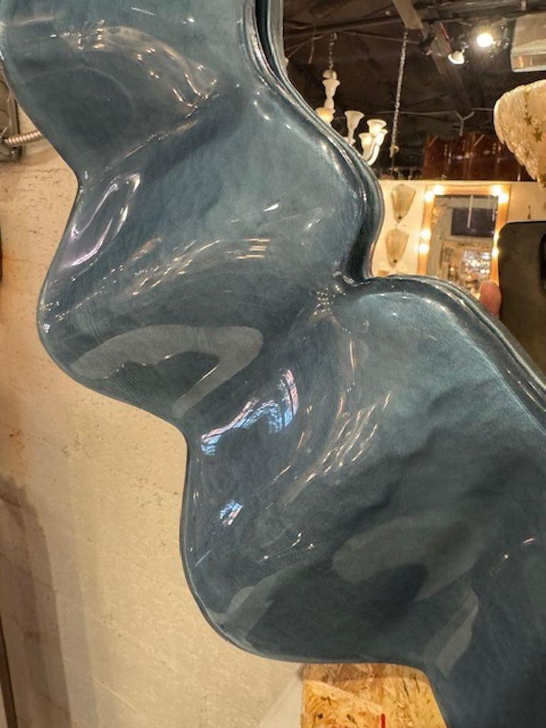 Espejo moderno de cristal de Murano con ondas azules en Bueno estado para la venta en Dallas, TX
