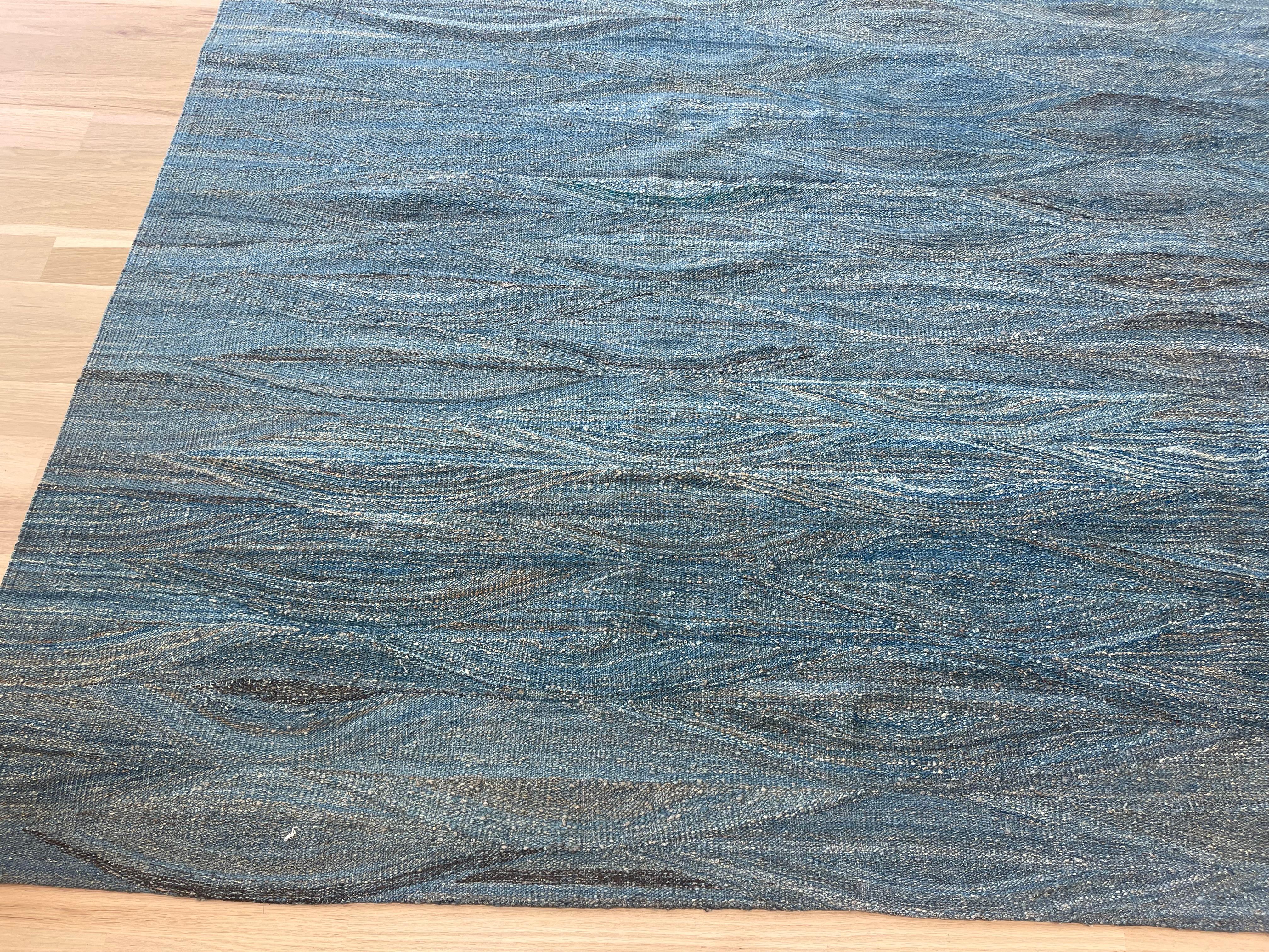 Modern Blues Turkish Kilim Rug Reversible  In New Condition For Sale In Los Angeles, CA