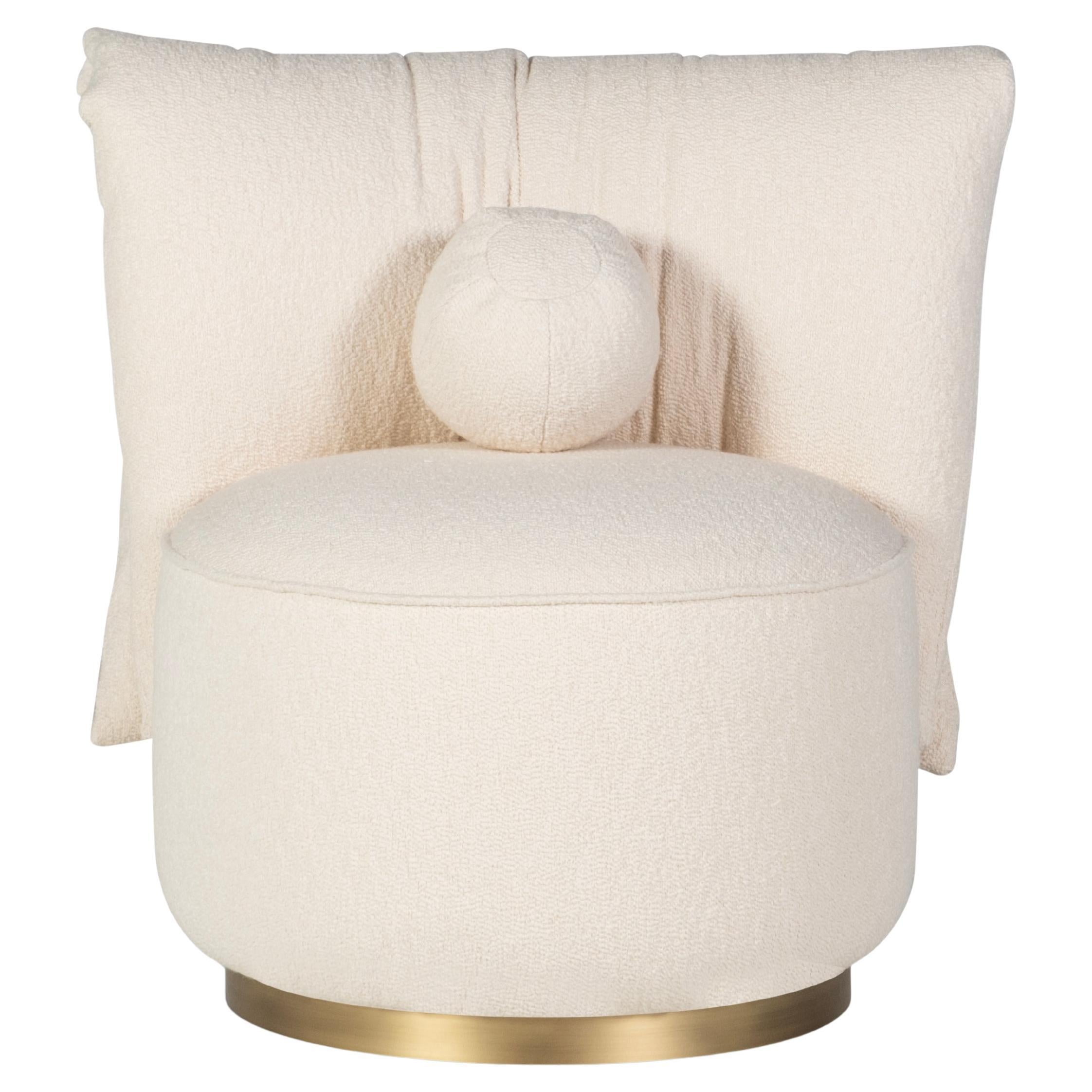 Chaise longue Bolota, Collection Contemporary, Fabriquée à la main au Portugal - Europe par Greenapple.

La chaise longue Bolota est un hommage aux formes organiques de la Nature, inspirée par la courbe douce de la coquille d'un gland. Sa silhouette