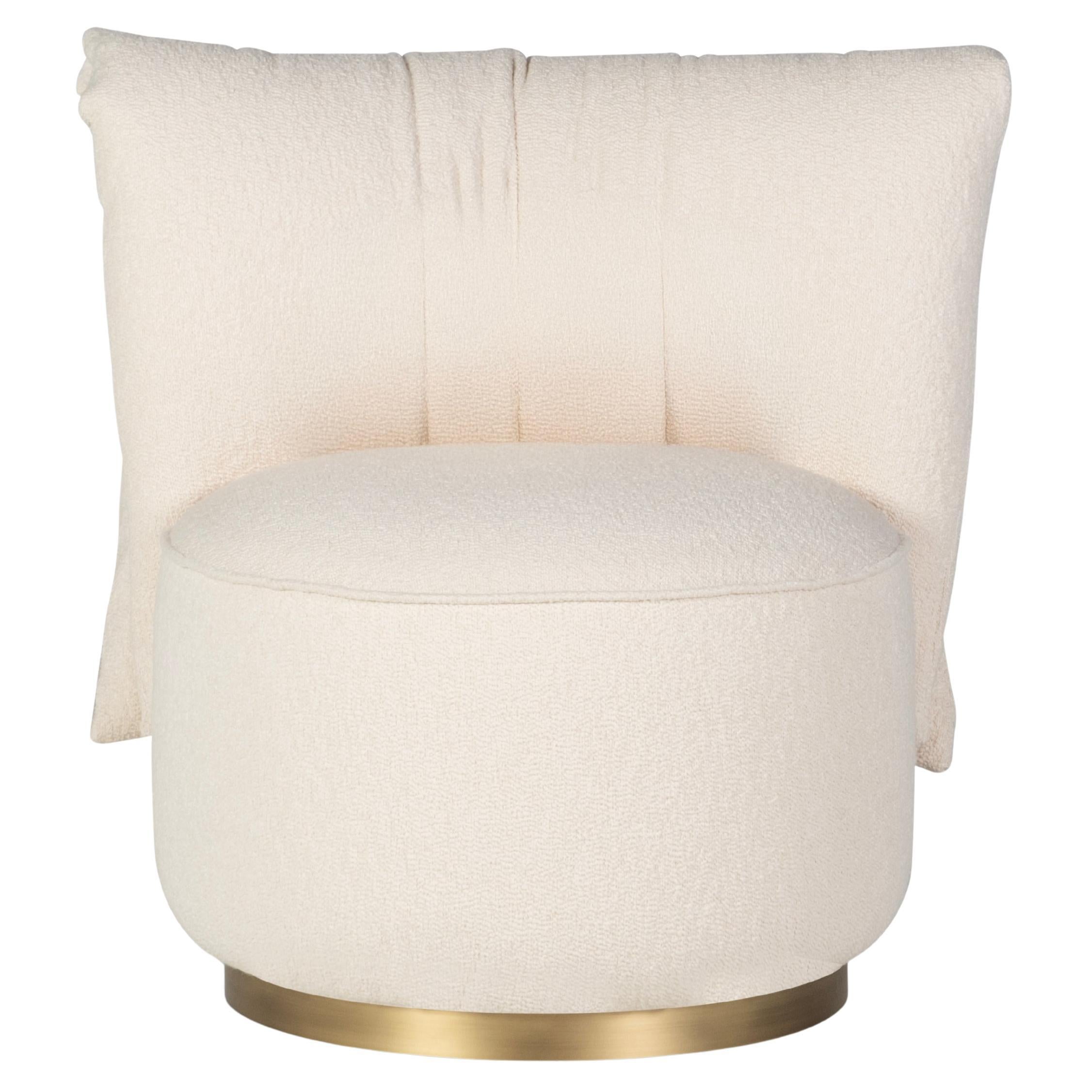 Moderne Chaise d'appoint moderne Bolota, Dedar Boucle, laiton, fait main Greenapple en vente