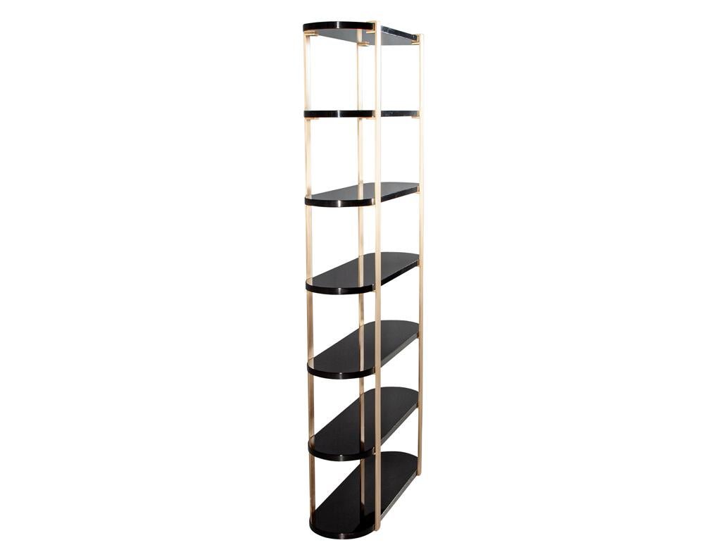 Modern Bookcase Cabinet in Brass and Black Lacquer For Sale 3
