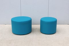 Pouf moderne Boost en silicone bleu tropical par OFS et Carolina - une paire